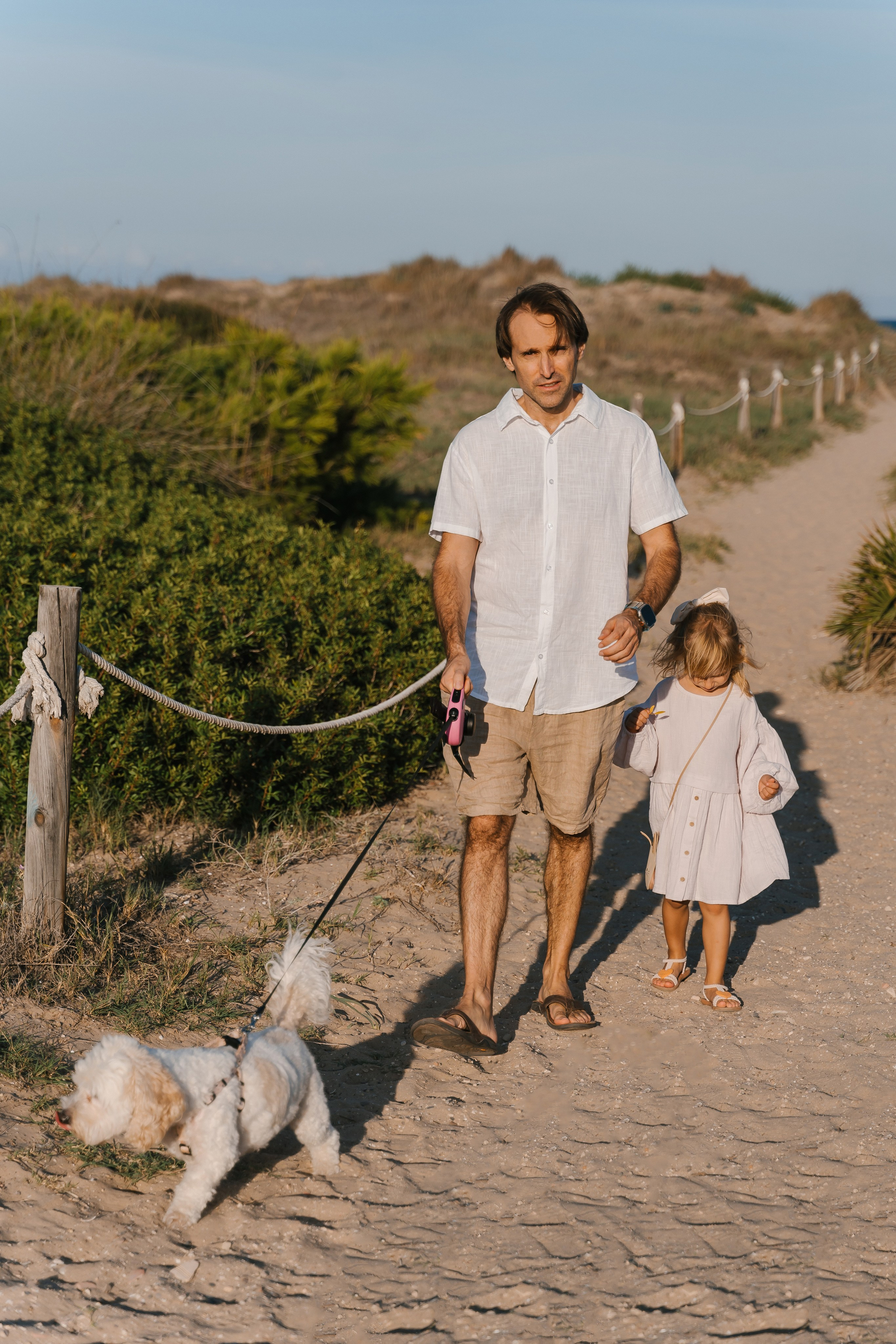 Julia, Pedro y Mia. Fotógrafa de bodas y familias en España, Valencia: Nadia ProFoto