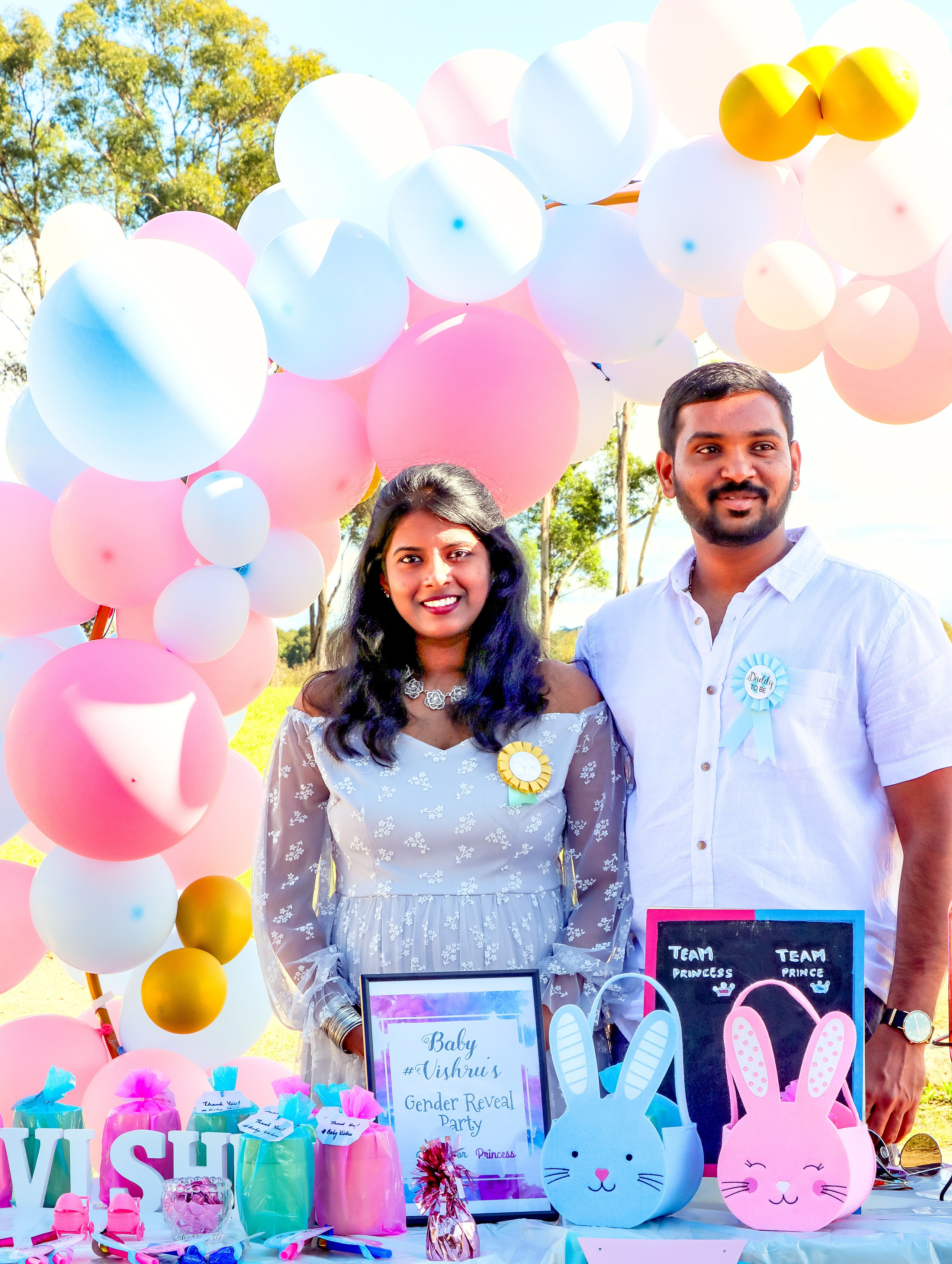 Gender and name Reveal. MHCreative is family-oriented photographer based in SYDNEY