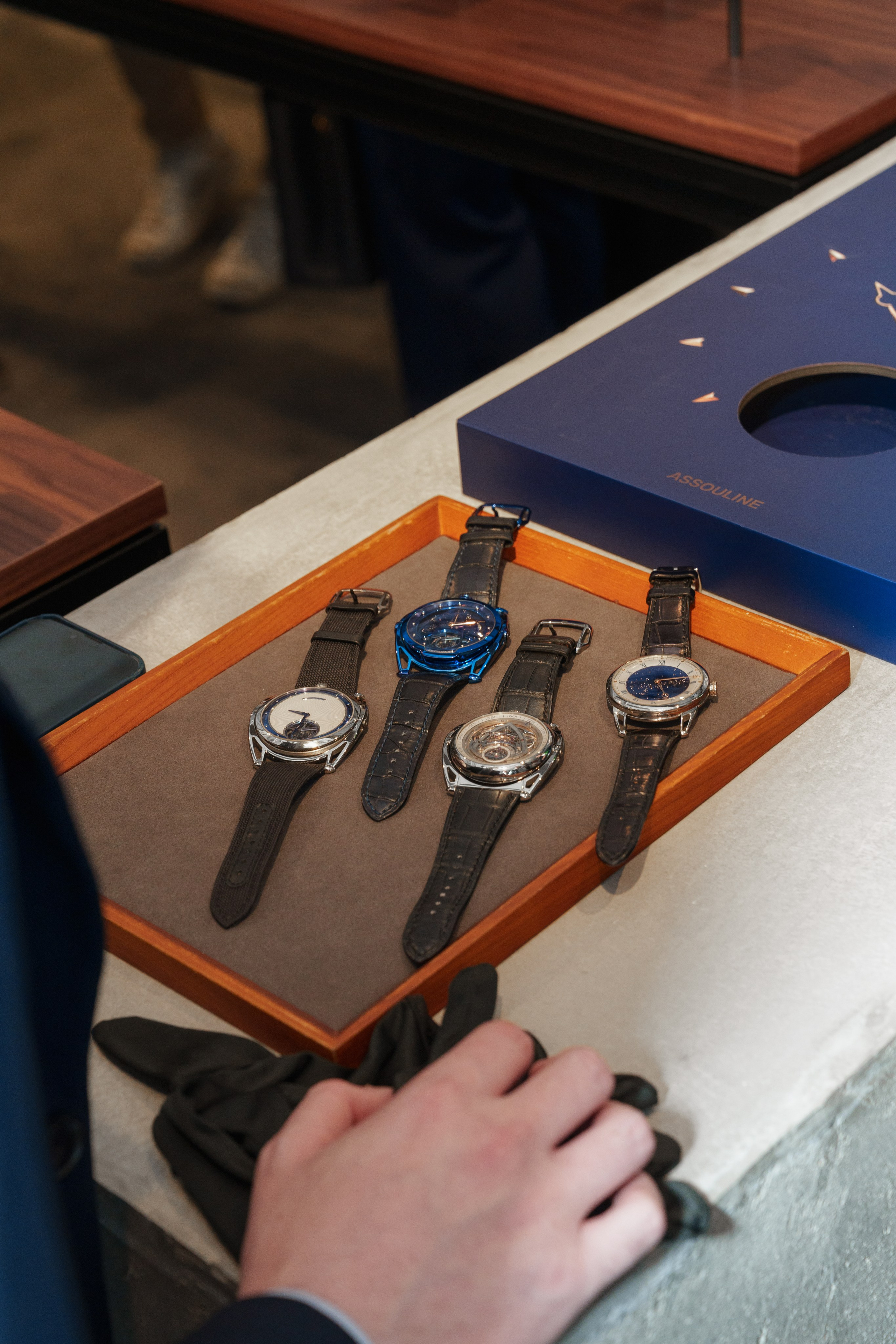 WATCHBOX. ФОТОГРАФ В ГОНКОНГЕ (СВАДЬБЫ, FASHION, СЕМЕЙНЫЕ, МЕРОПРИЯТИЯ, ФОТОПРОГУЛКИ)