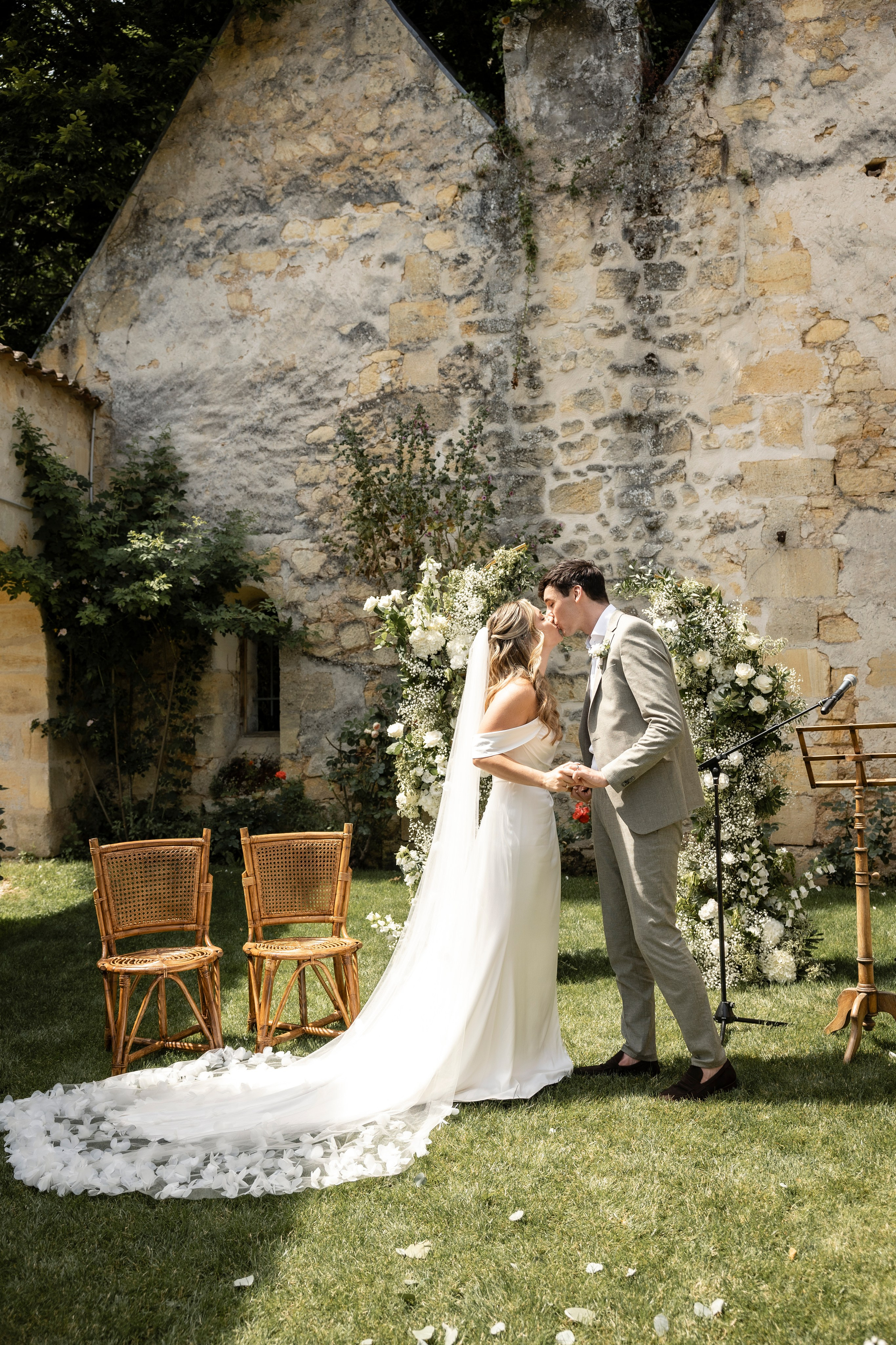 Château de la Borderie Wedding, Nouvelle-Aquitaine. Wedding Photographer in Toulouse & Southwest France