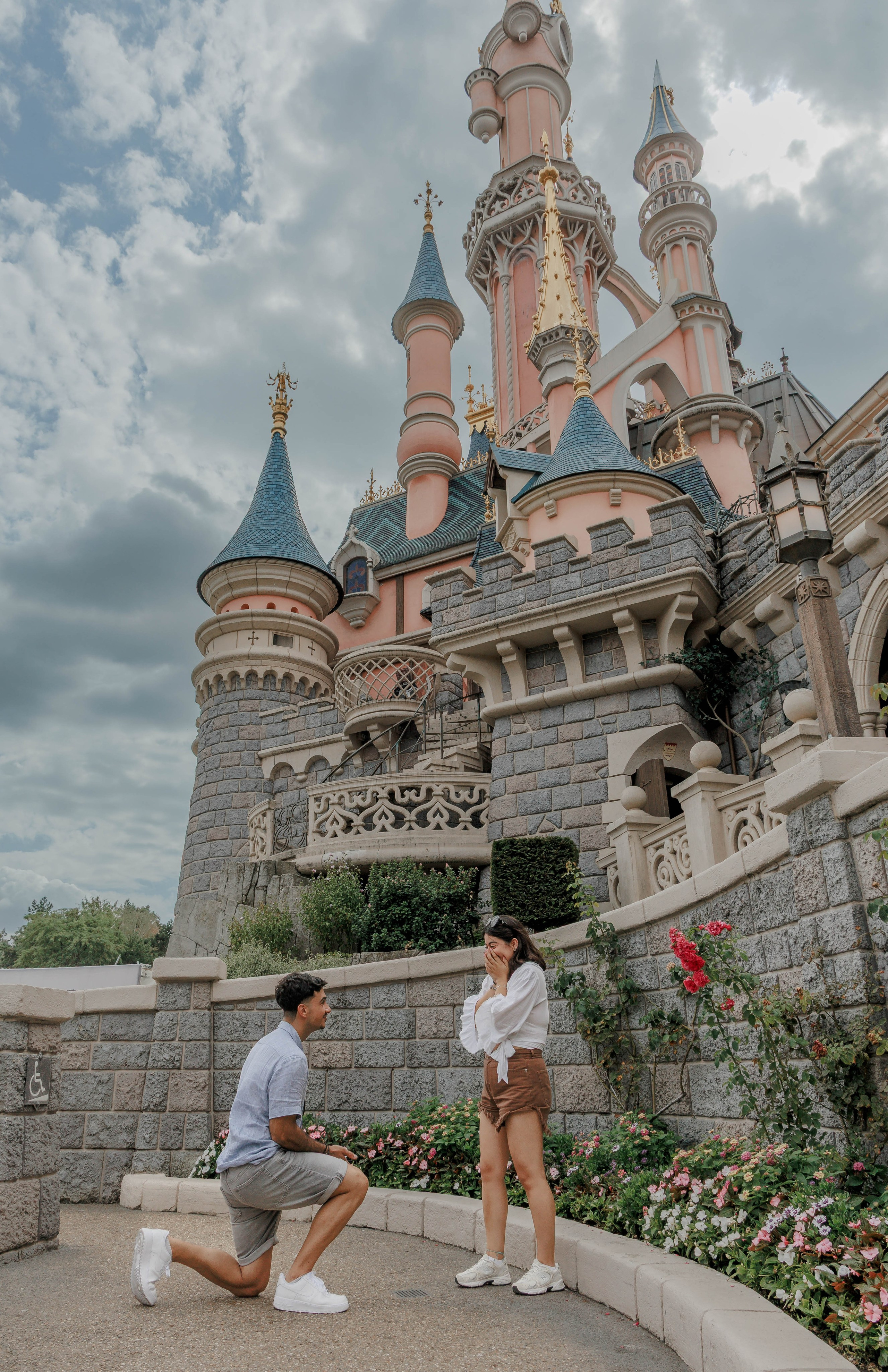 Creating Magical Moments: How I Help Couples Organize Surprise Proposa. Photographe à Paris