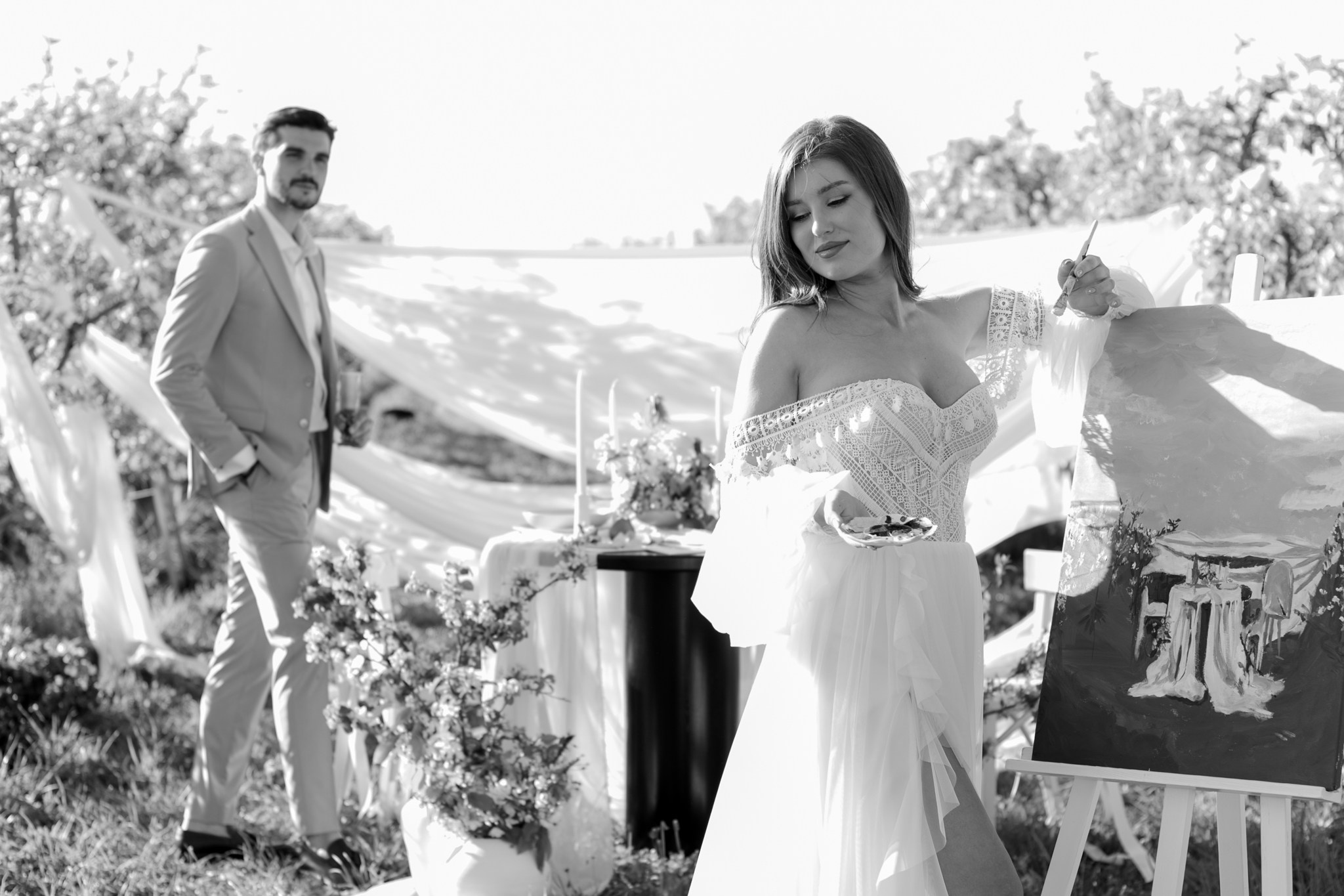 Ședință foto in livada înflorită , cuplu , îndrăgostiți, ședință foto save the date. Alexandra Hanu Photographer