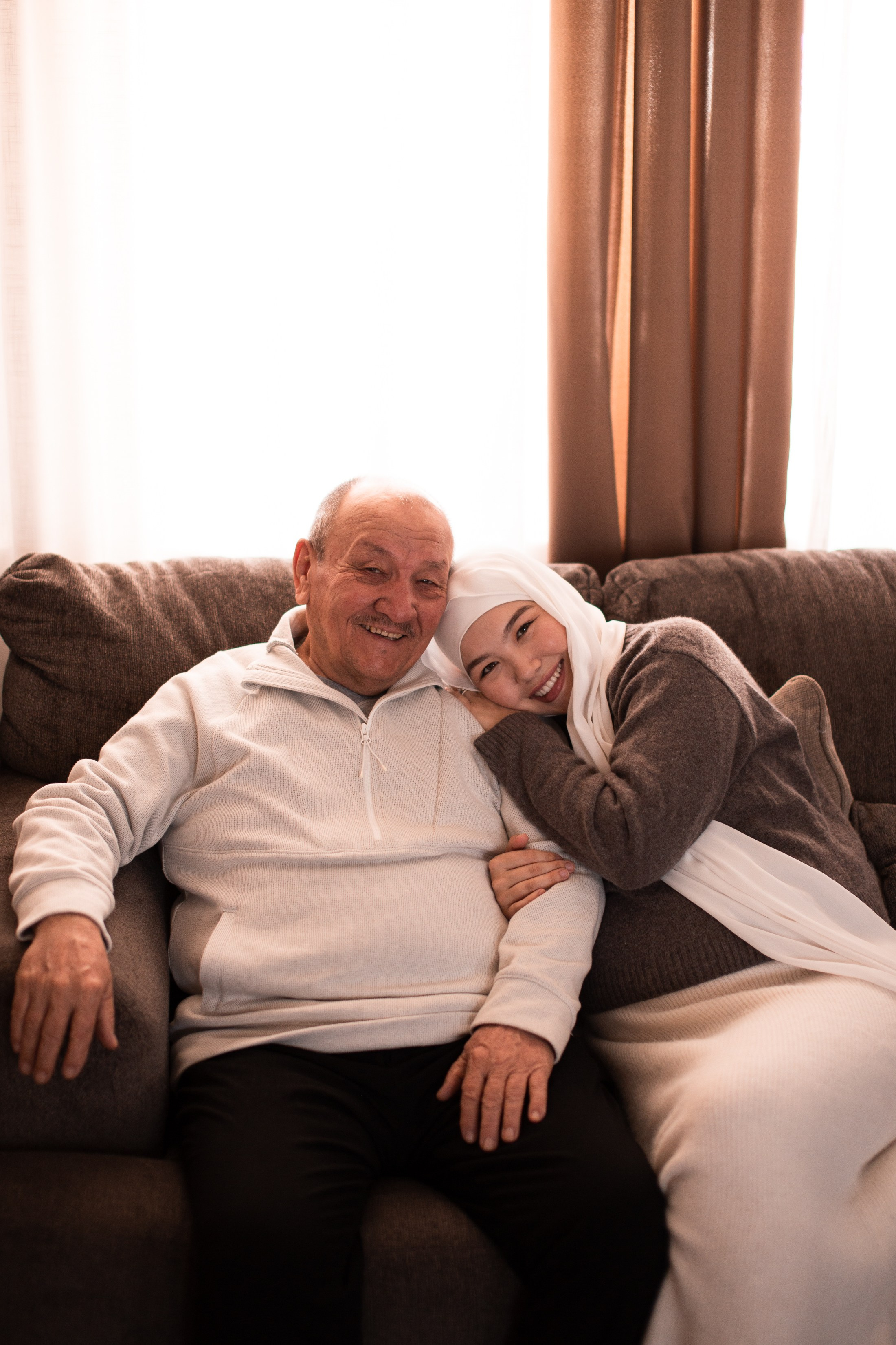 Shirin & her family. Wedding & elopement photographer Viktoriya Kravtsov. Las Vegas