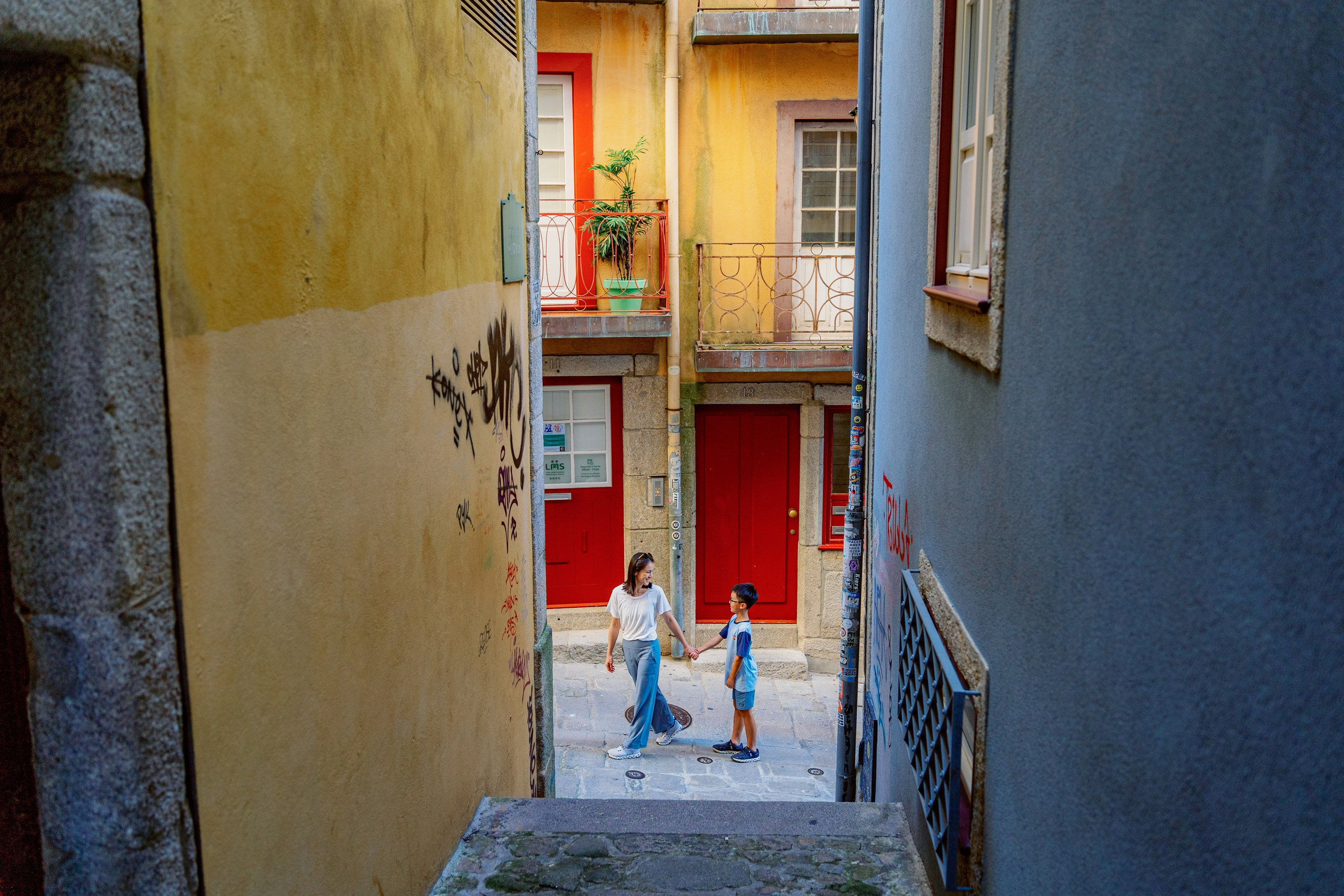 Мама и сын в Порту. Фотограф в Португалии Полина Готовая