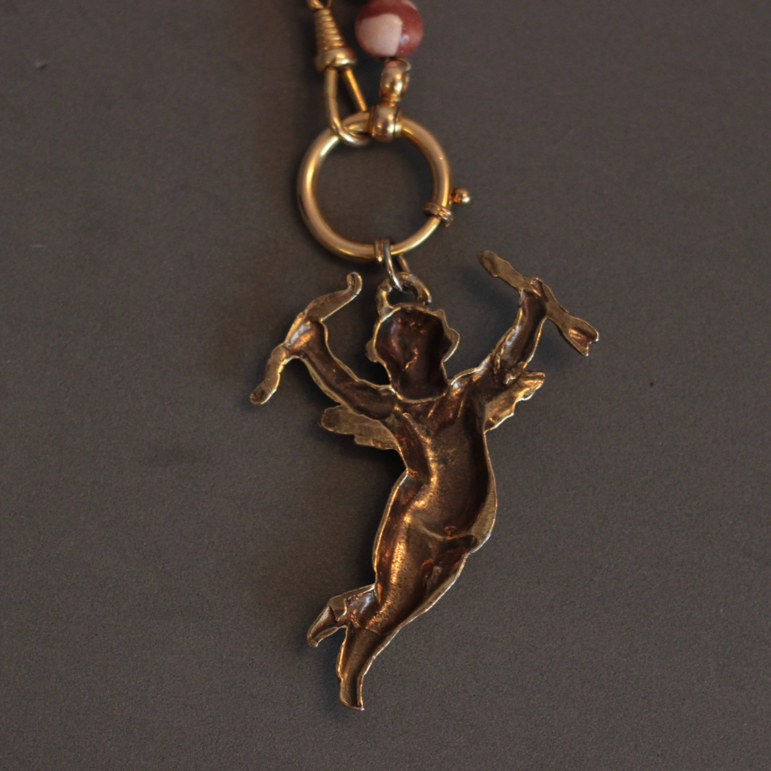 Cupid. Современнные и актикварные украшения в Барселоне, Москве и Санкт-Петербурге