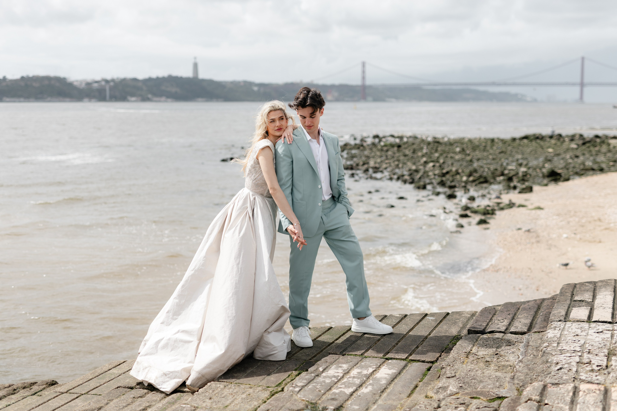 Vivien & Razvan. Main