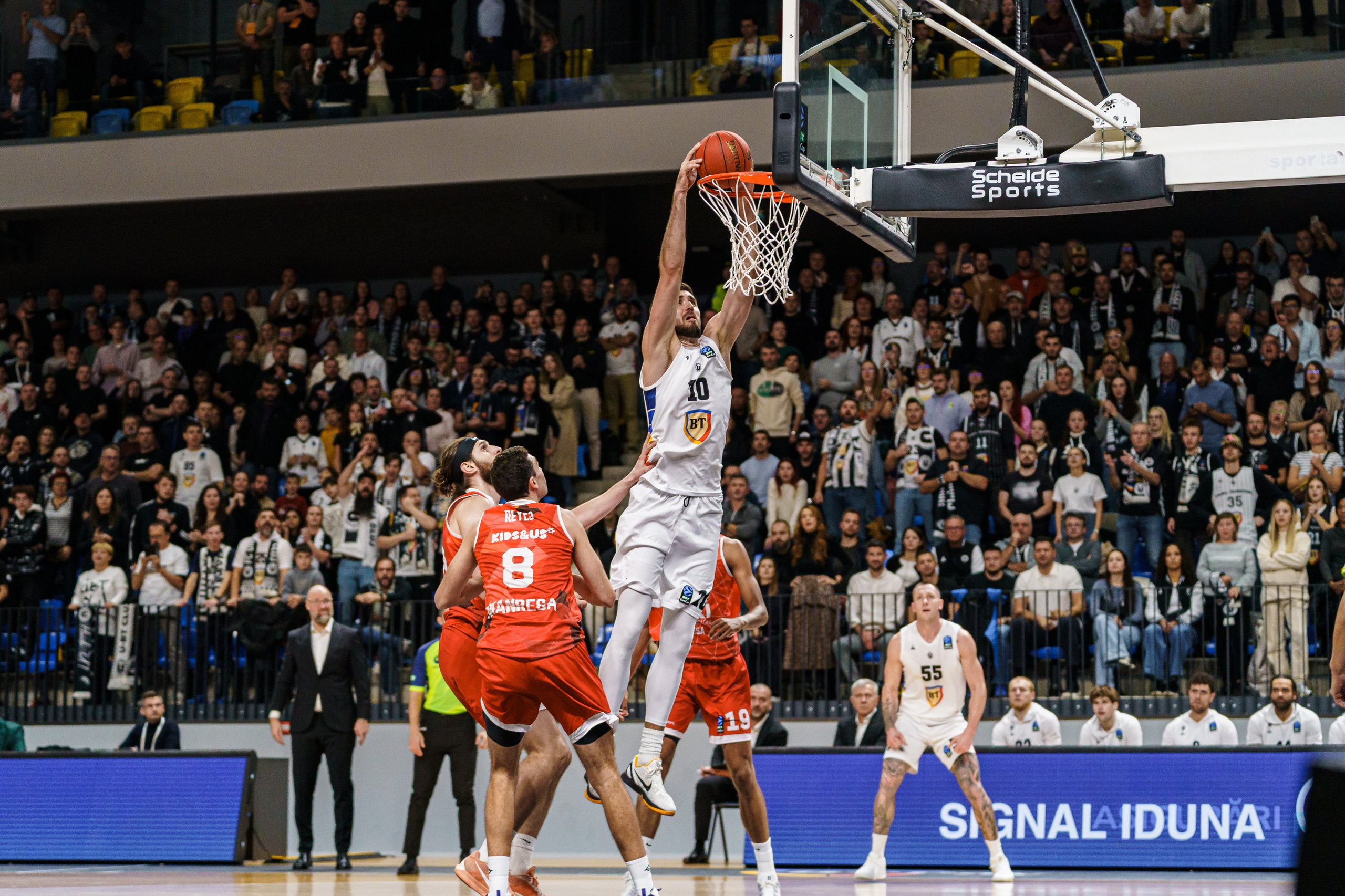 BASCHET. Alecsandru Braicu — Fotograf Sportiv