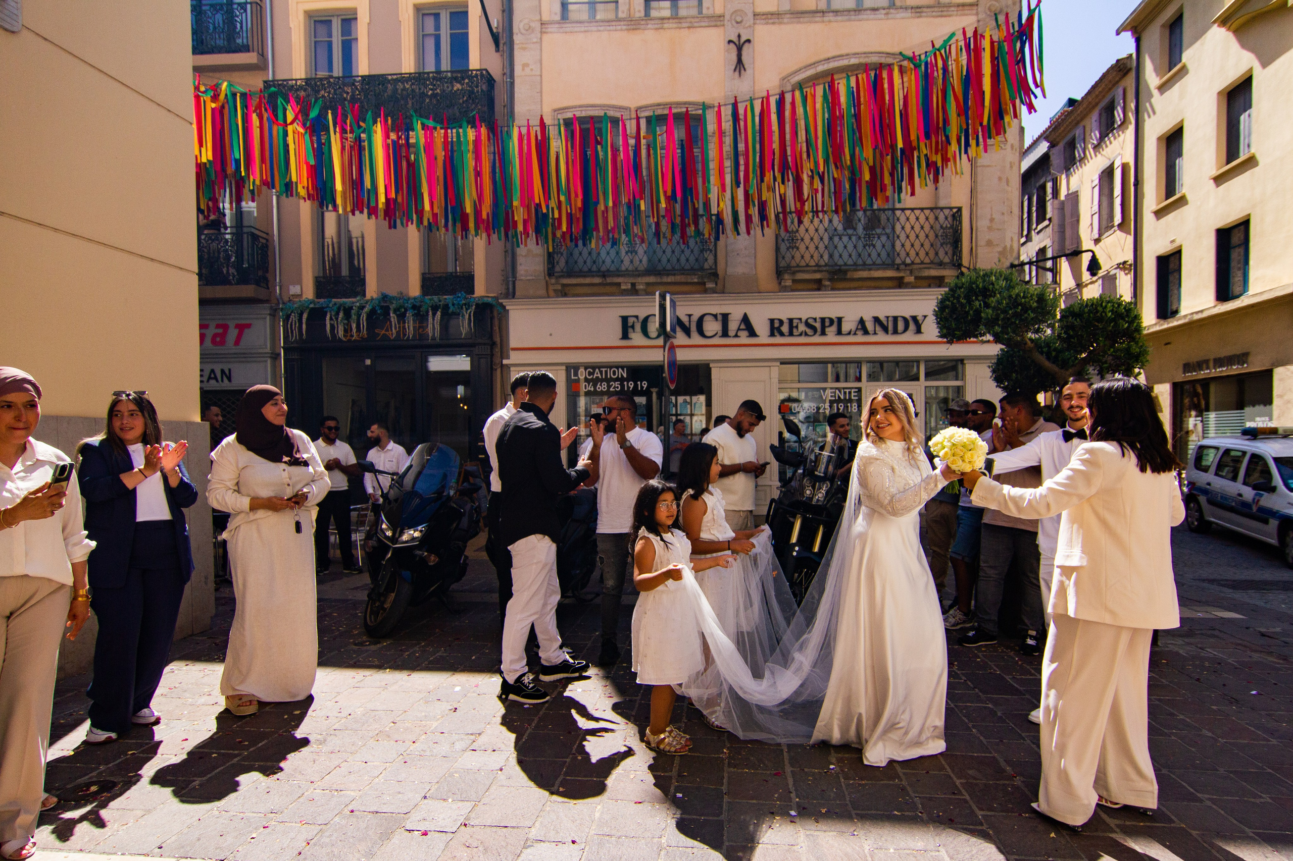 Yassine et Sahra. Studio photo « Partage ton bonheur » – Photographe famille près de Châtellerault, Poitiers et Tours