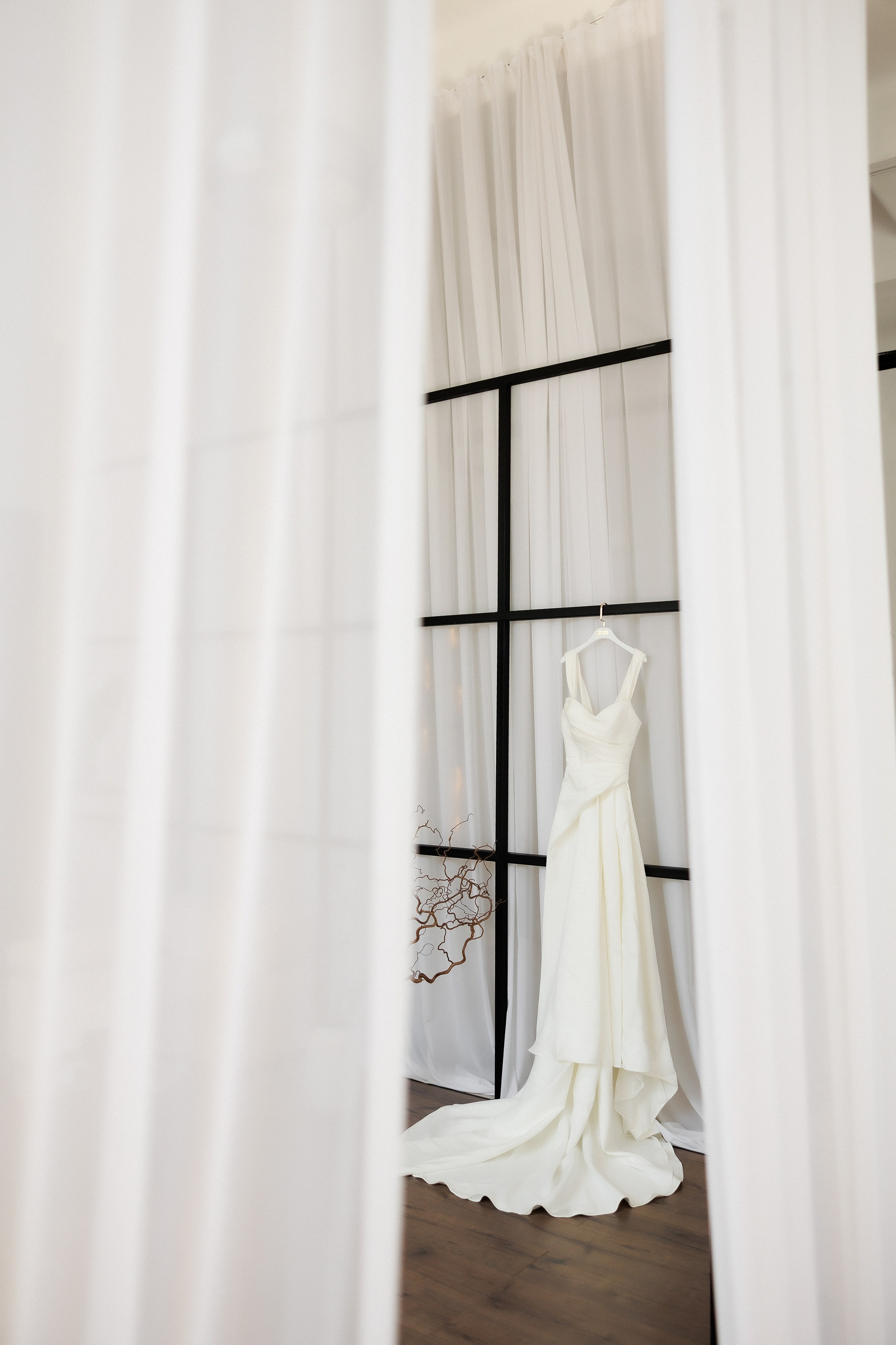 Eugen & Livia — Grand Elysee — Wedding Day. Servicii Foto și Video 067188353