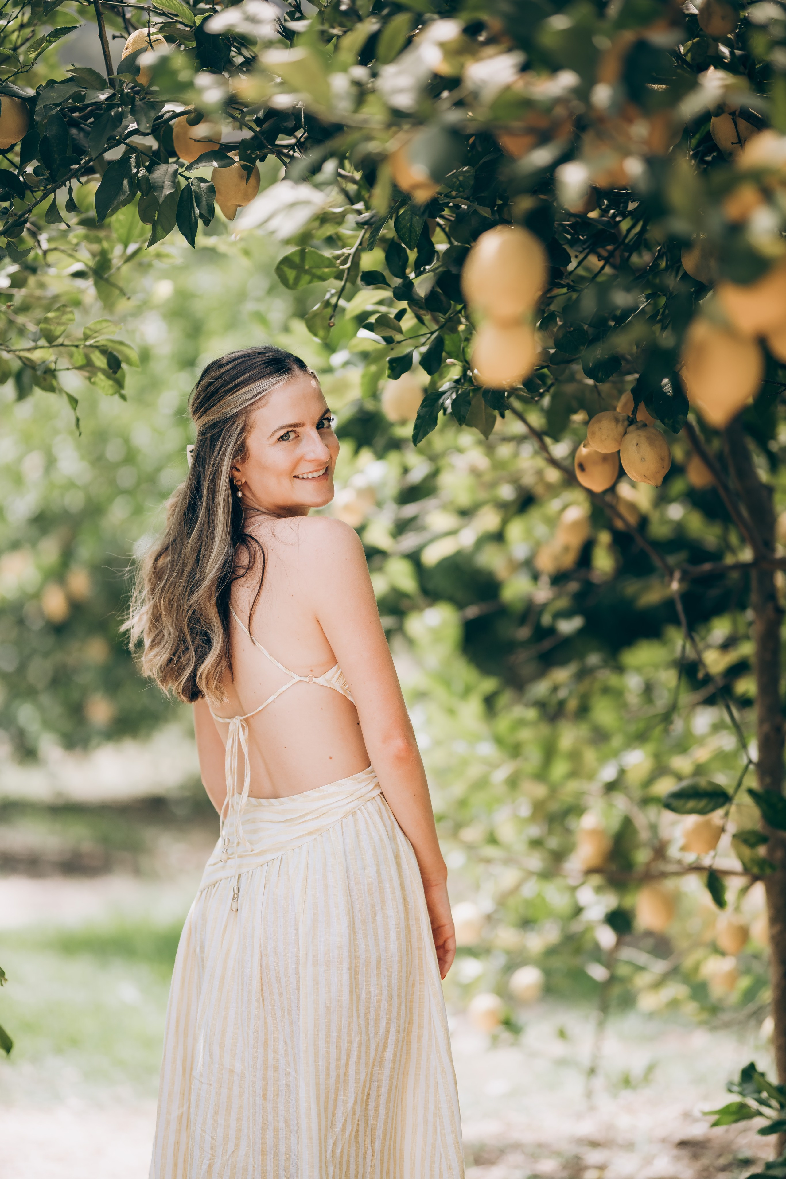 Relaxed Couple Session in Mallorca — Citrus Fields & Seaside. Фотограф у Пальма де Майорка