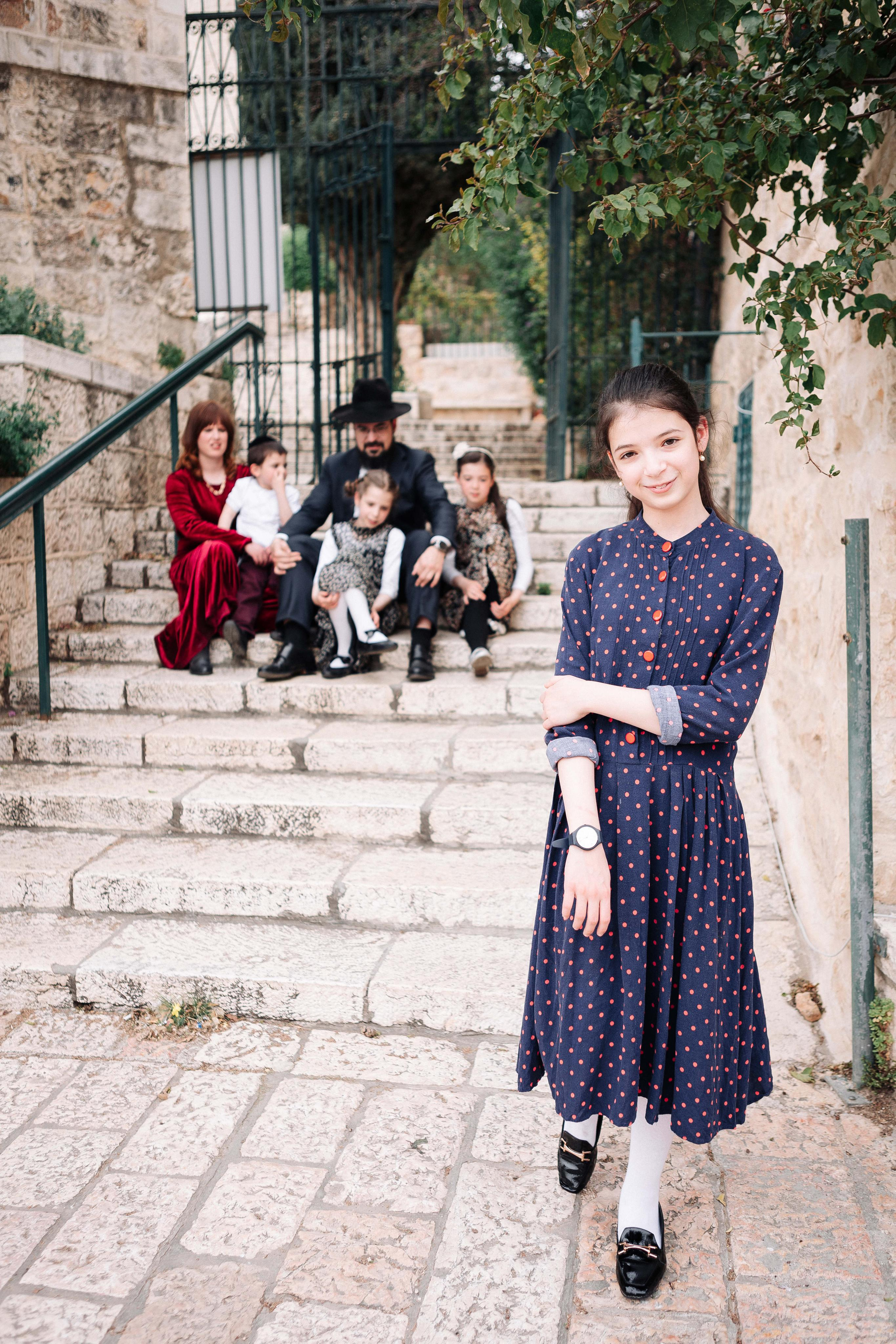 BAT MITZVAH IN YAMIN MOSHE. PHOTOGRAPHER IN ISRAEL