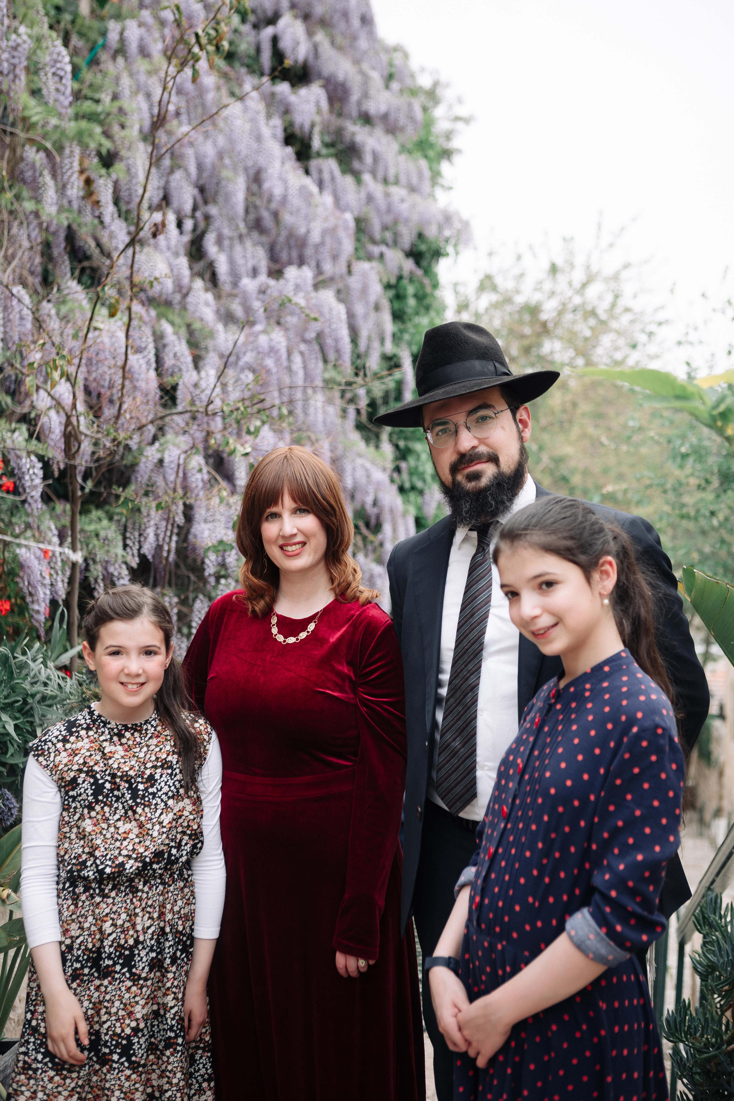 BAT MITZVAH IN YAMIN MOSHE. PHOTOGRAPHER IN ISRAEL