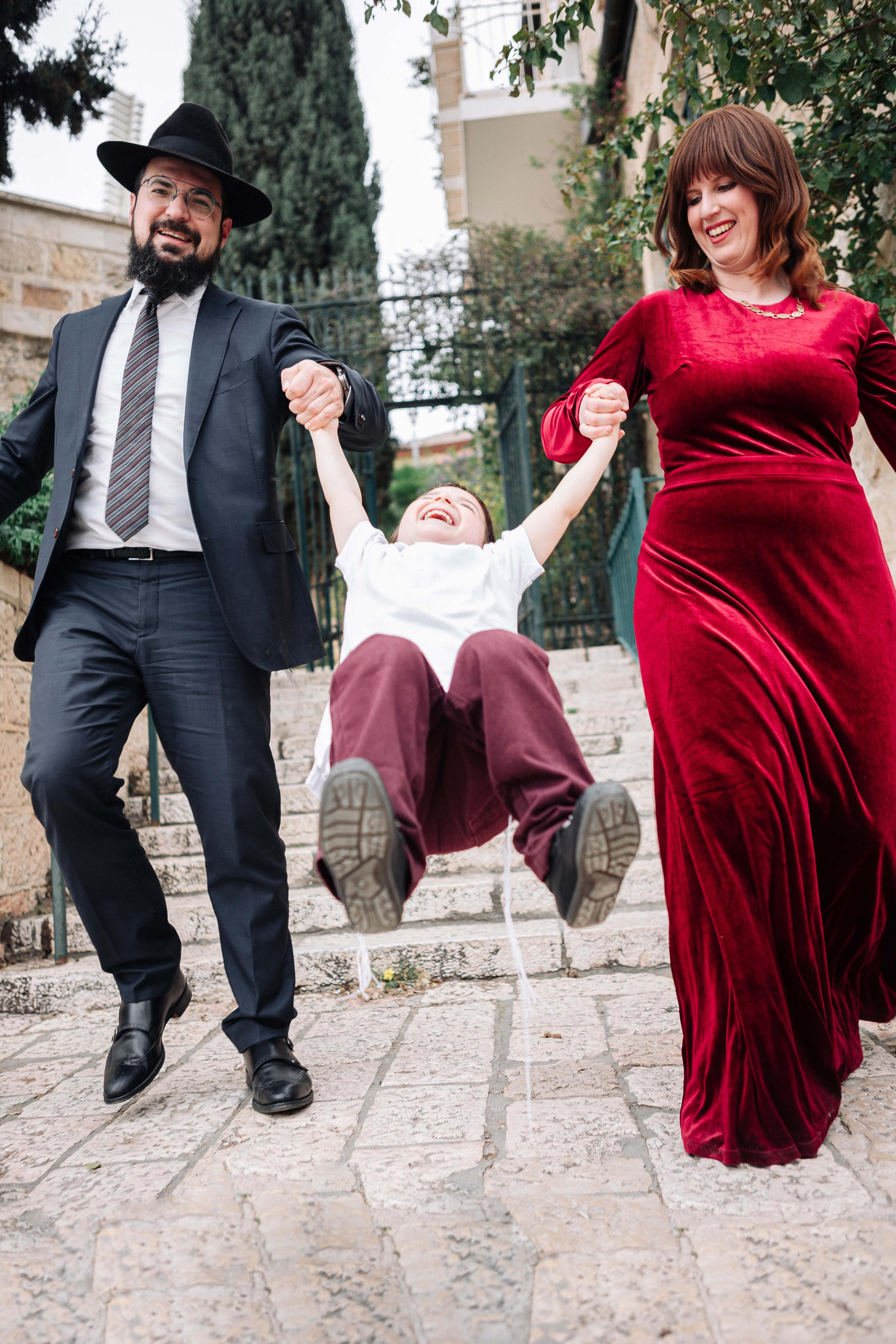 BAT MITZVAH IN YAMIN MOSHE. PHOTOGRAPHER IN ISRAEL