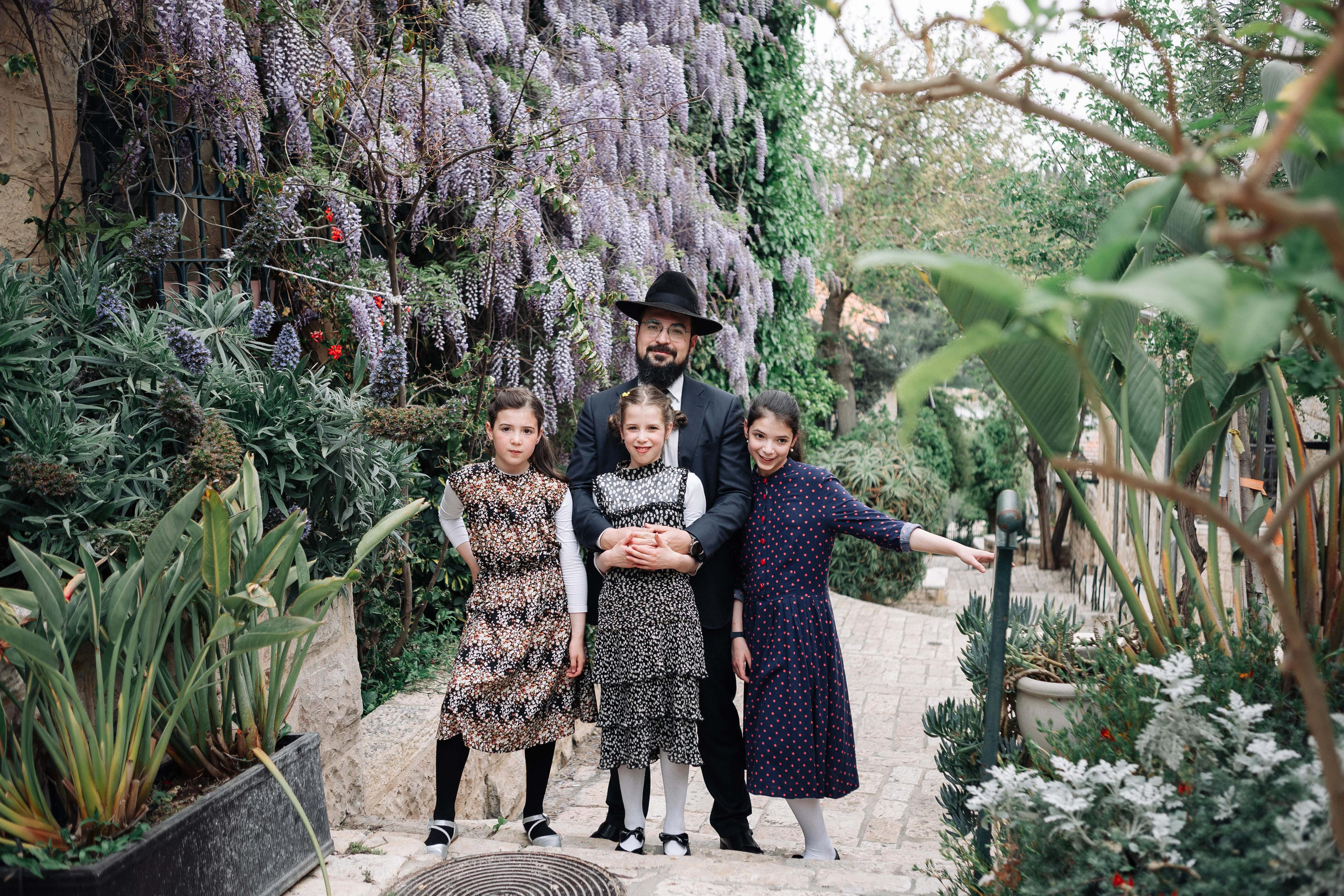 BAT MITZVAH IN YAMIN MOSHE. PHOTOGRAPHER IN ISRAEL