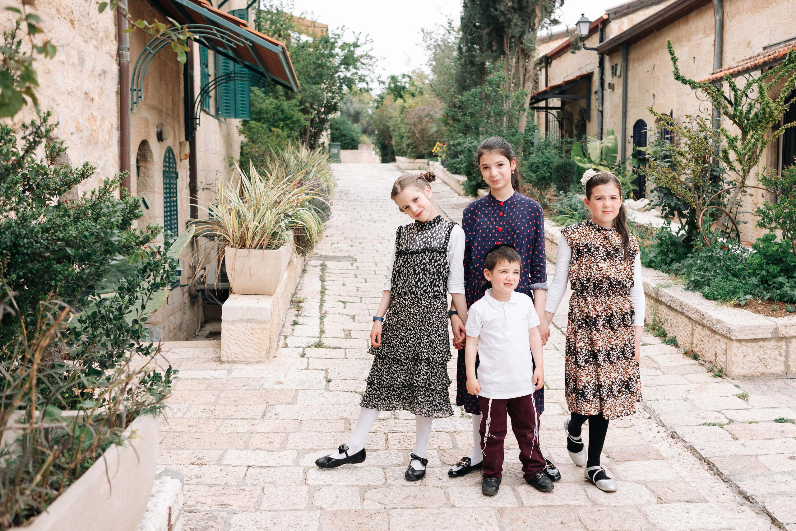 BAT MITZVAH IN YAMIN MOSHE. PHOTOGRAPHER IN ISRAEL