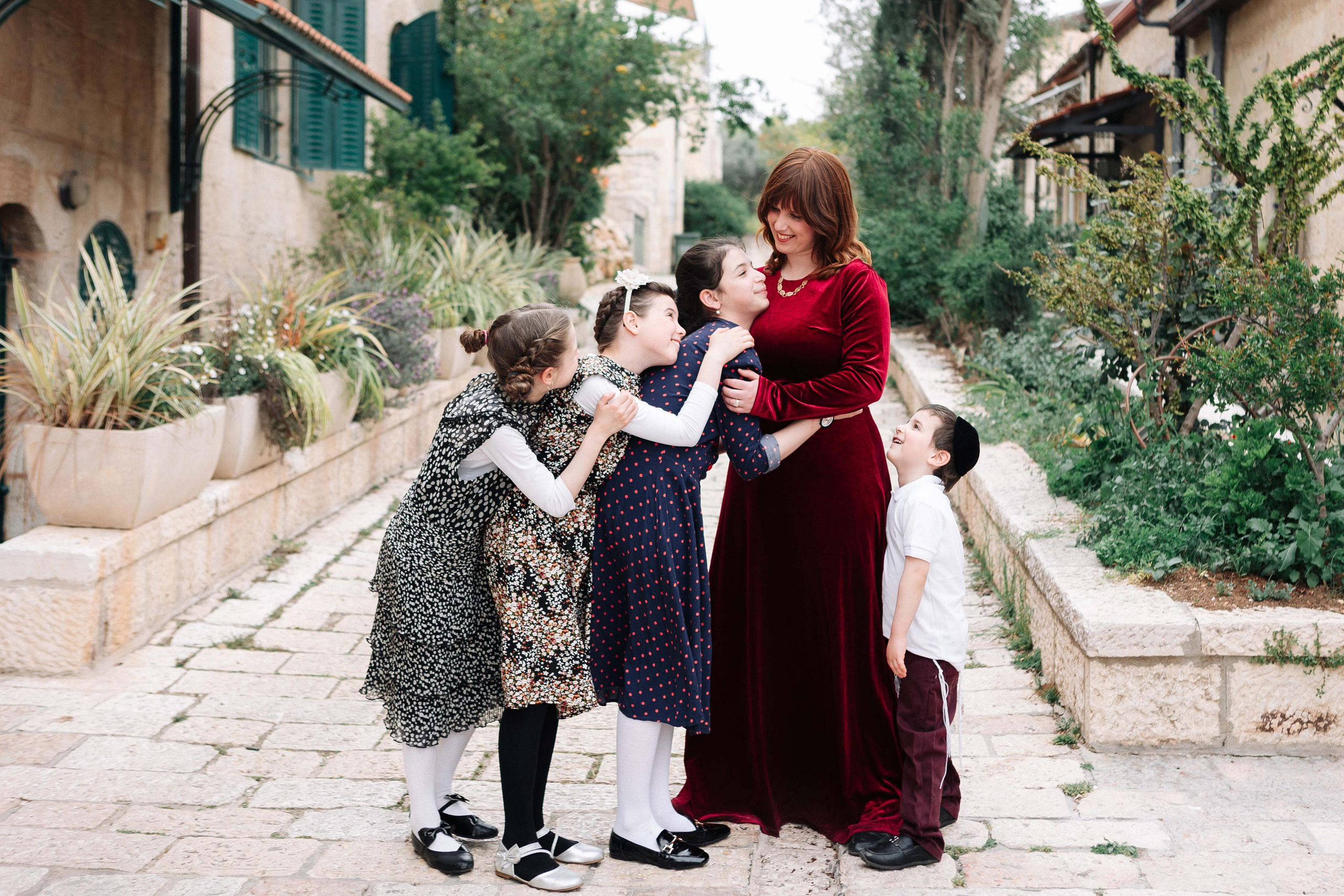 BAT MITZVAH IN YAMIN MOSHE. PHOTOGRAPHER IN ISRAEL