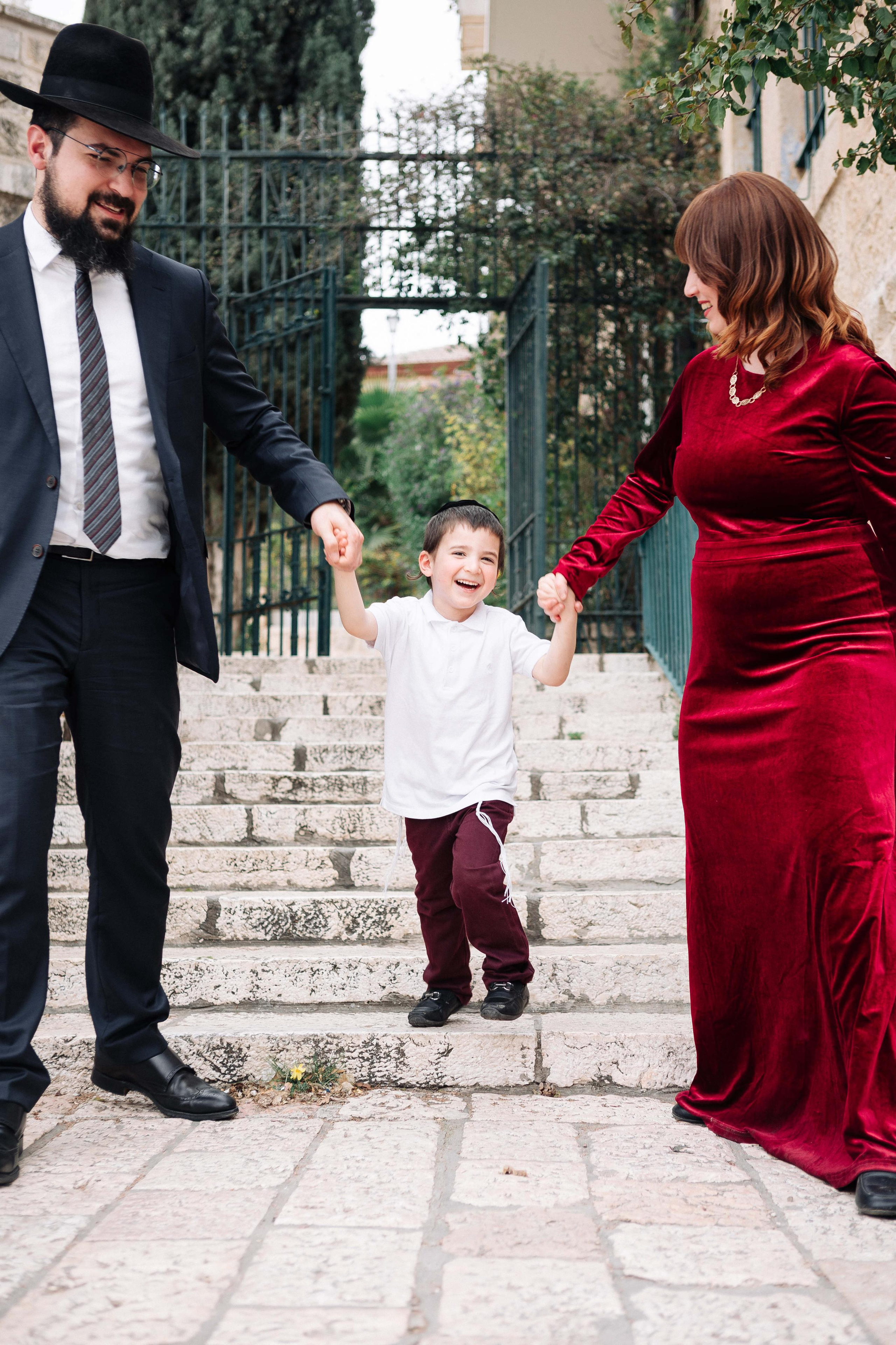 BAT MITZVAH IN YAMIN MOSHE. PHOTOGRAPHER IN ISRAEL