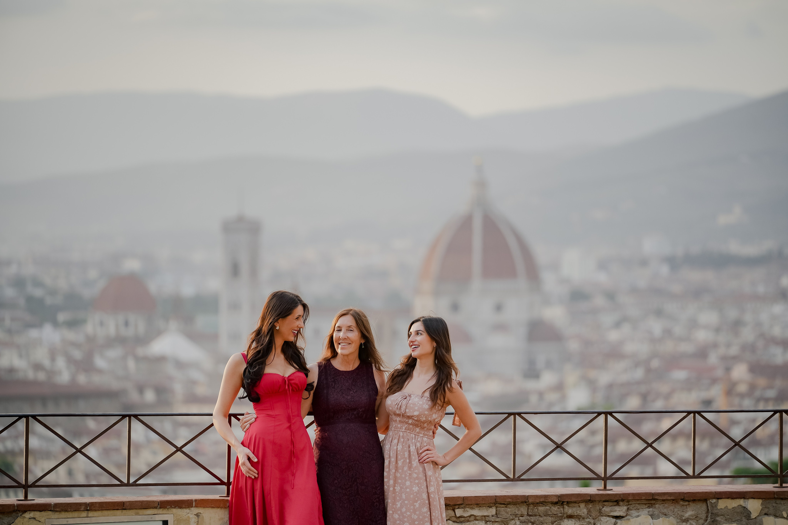 Family Photoshoot. Wedding Photographer in Italy