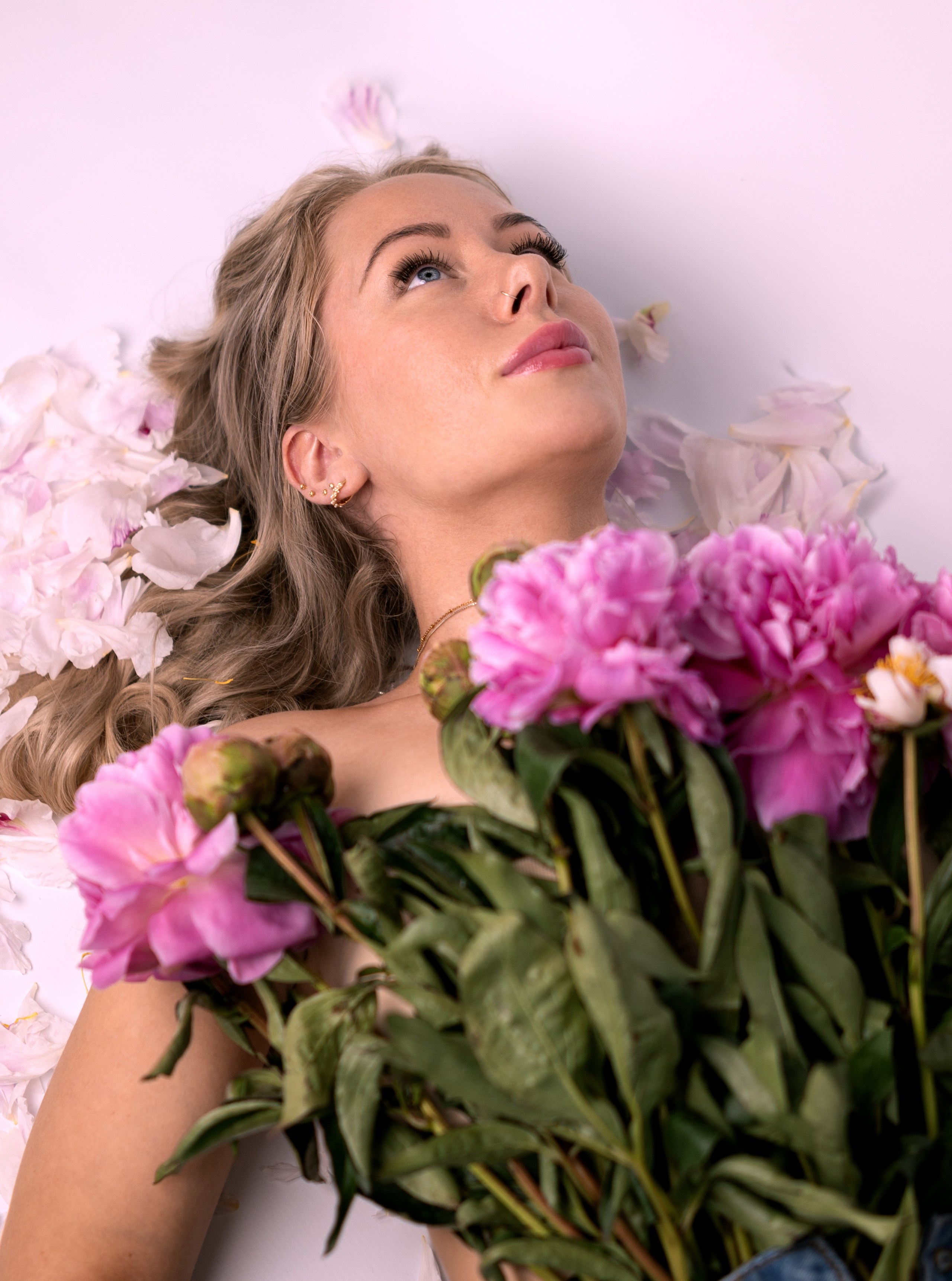 Julia. Women’s photographer in Coventry, UK. Boudoir and portraits are my focus; I also capture couples, mini weddings, maternity & newborns