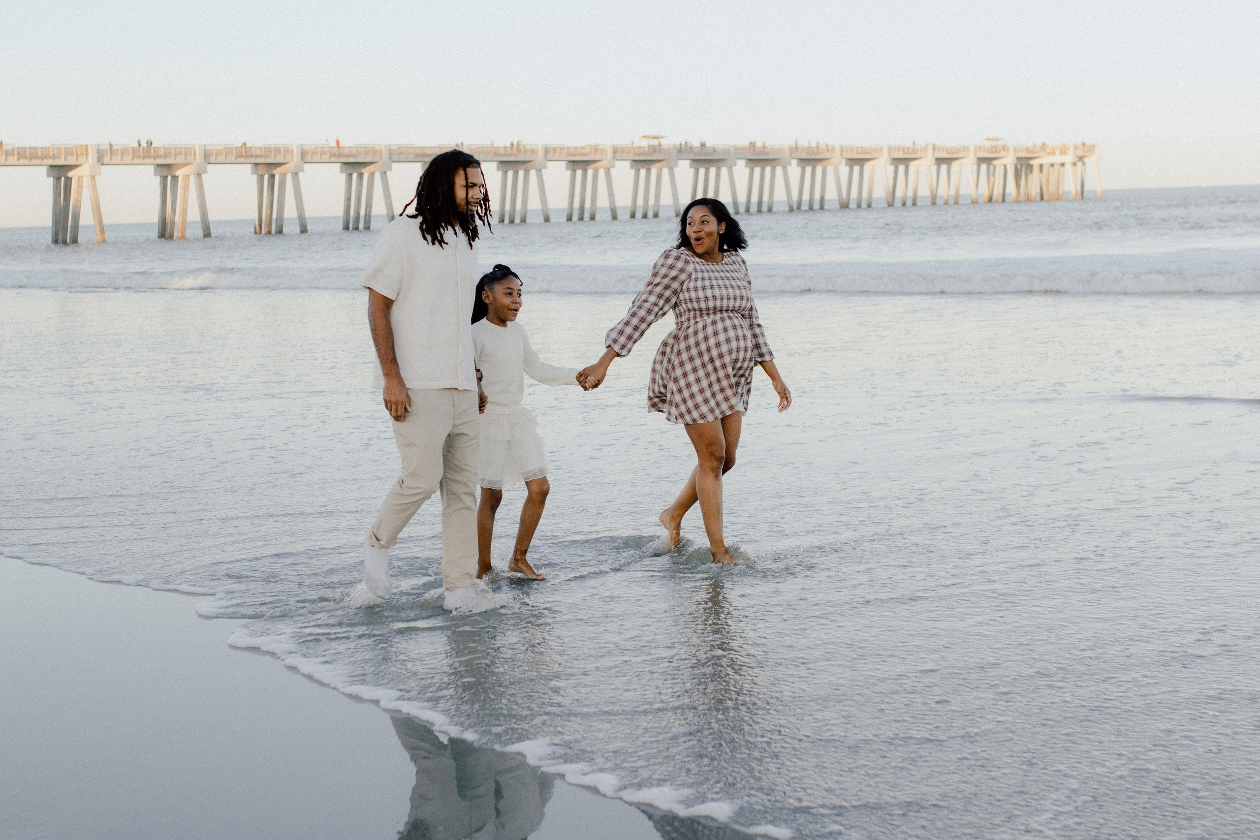 Christy’s Maternity at Jacksonville Beach. Portrait and couples photographer in Florida, Valeriia Honcharova