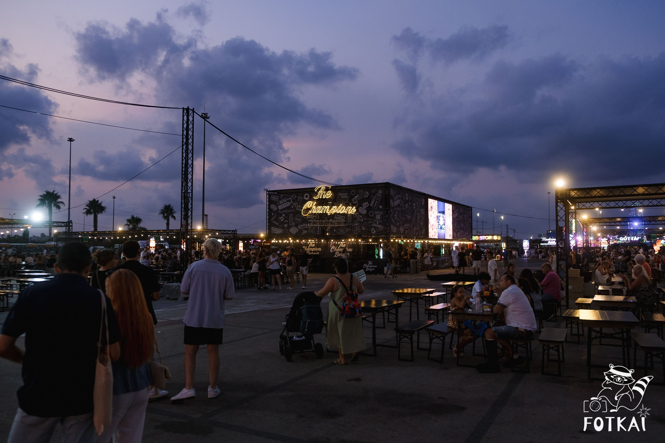 The Champions Burger en Torrevieja: Reportaje fotográfico 22.08.25 | FOTKAI