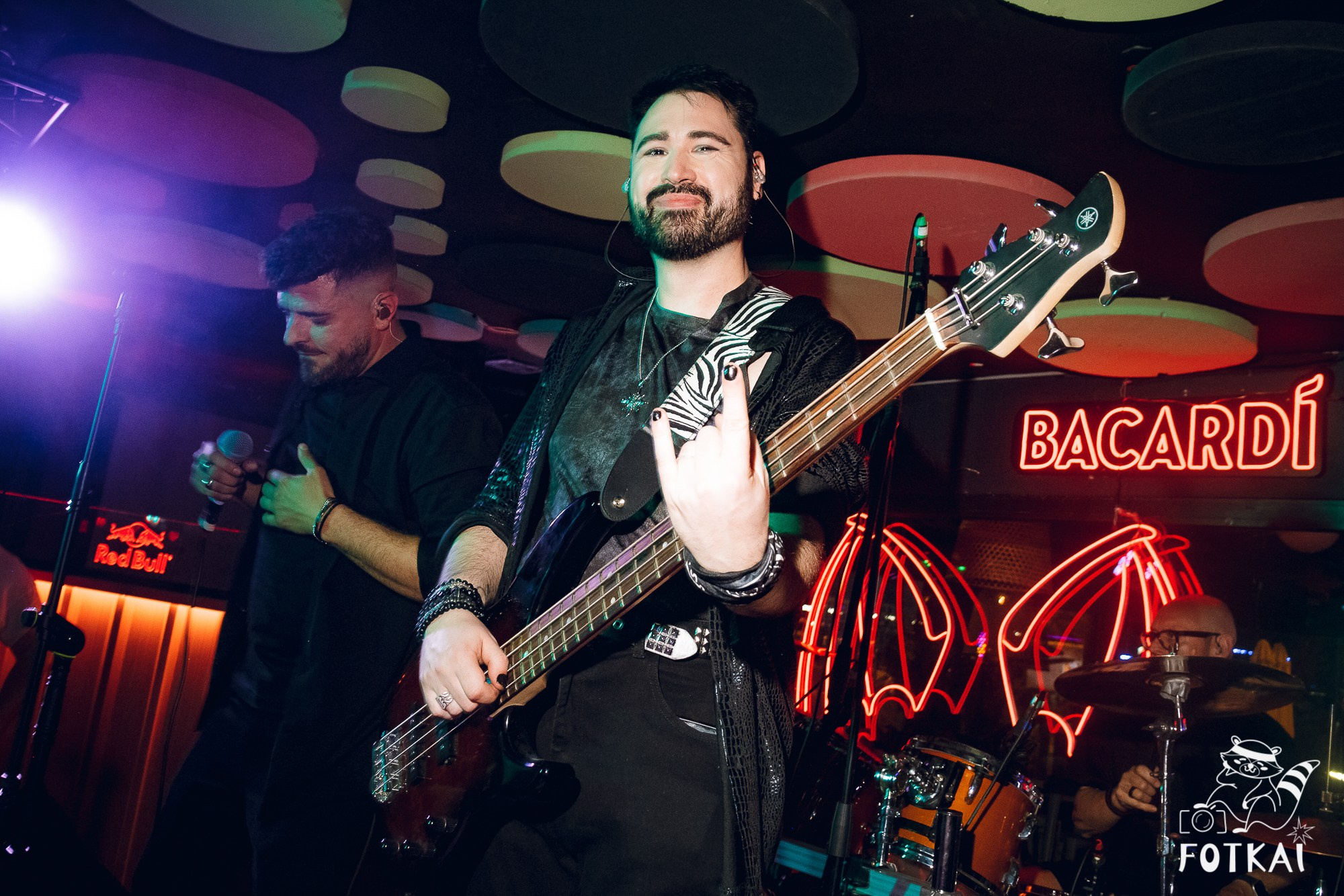 Концерт Delyrio в Confetti Playa Alicante — живое выступление группы, февраль 2026 | FOTKAI