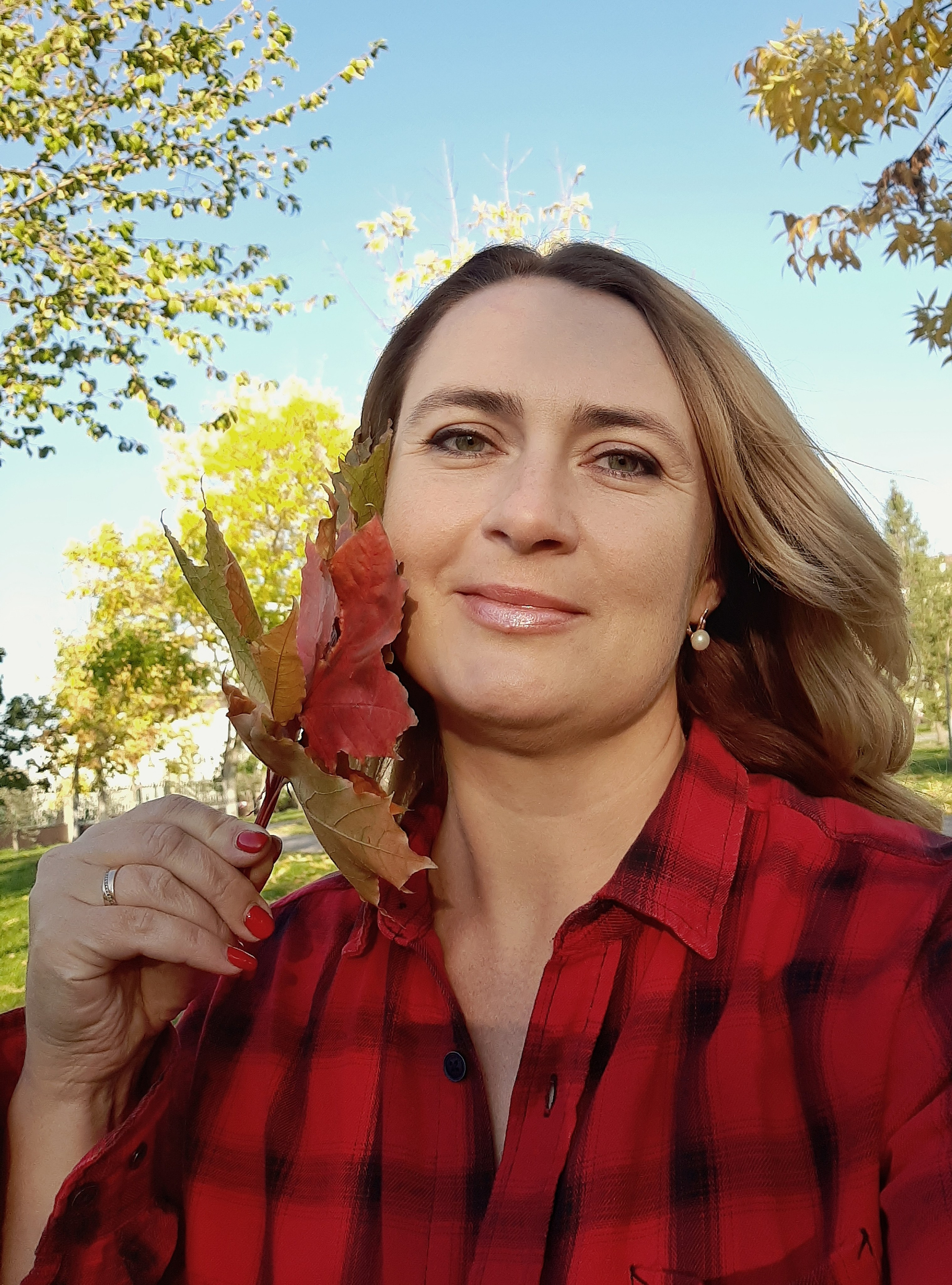 Portraits. Online/offline mobile photographer from Australia Olga Conacher