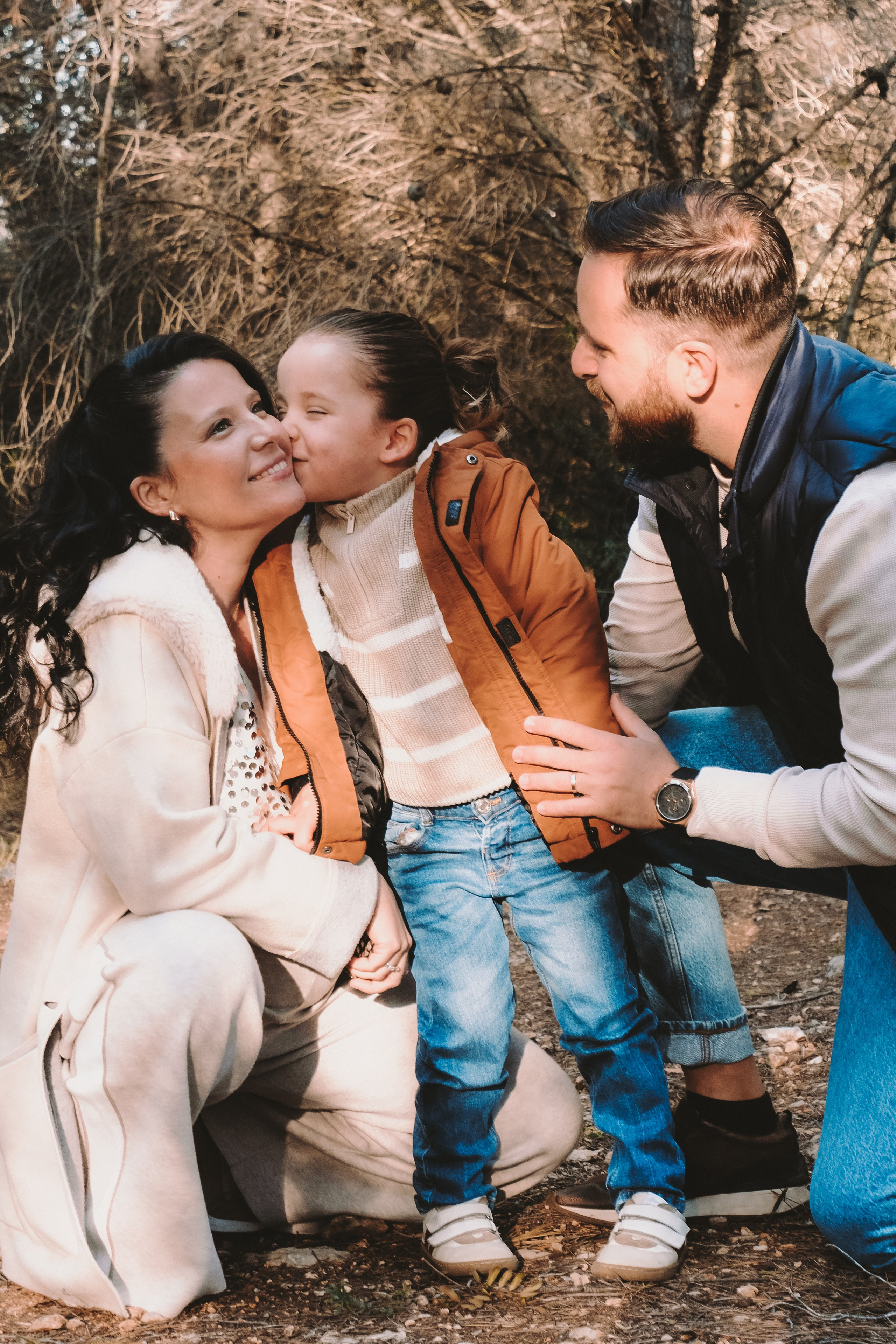 Sesión familiar embarazo. Fotografía profesional en Calafell - Elena Medvedeva