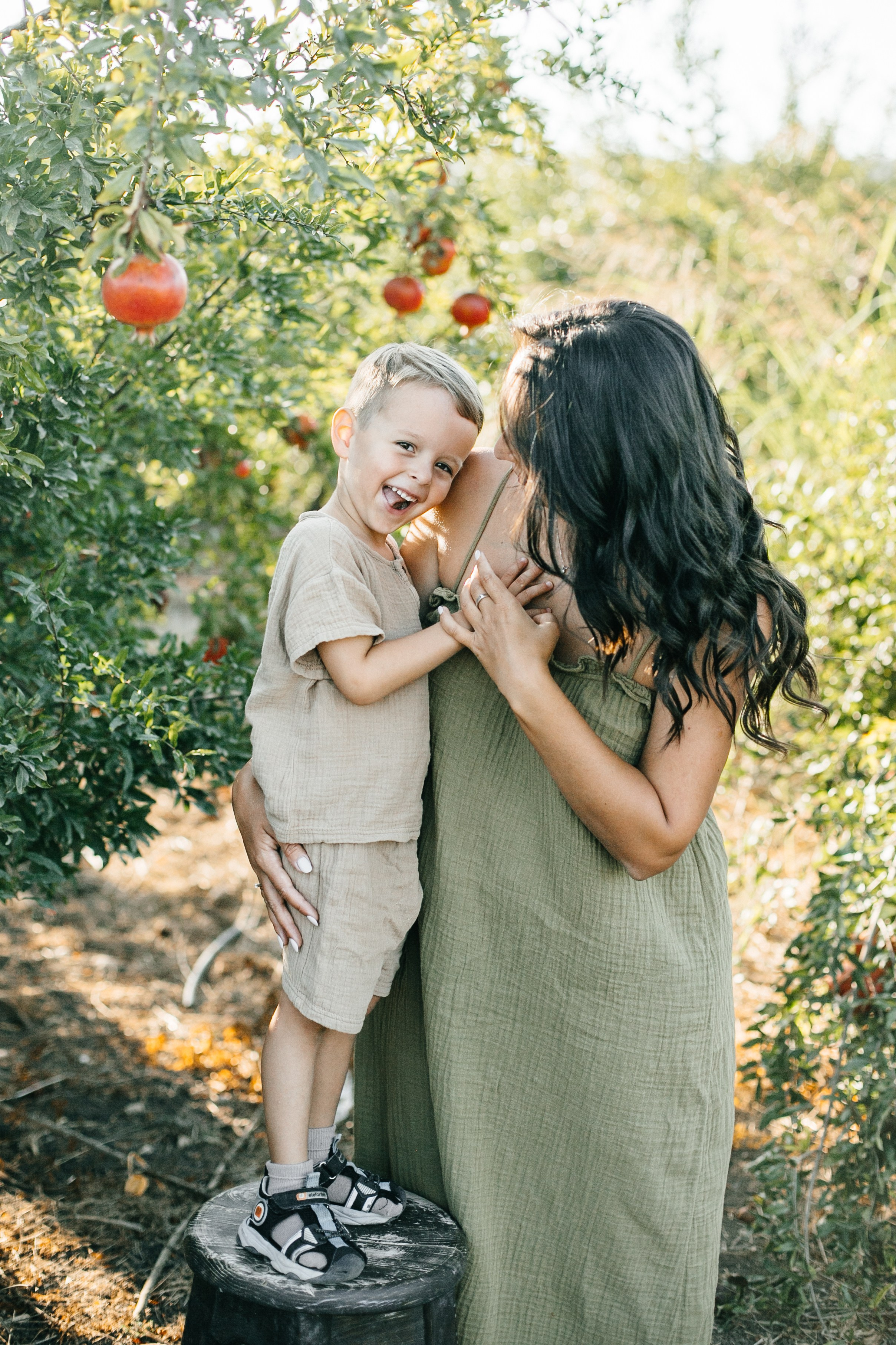 Binyamina garden. Family photographer in Israel