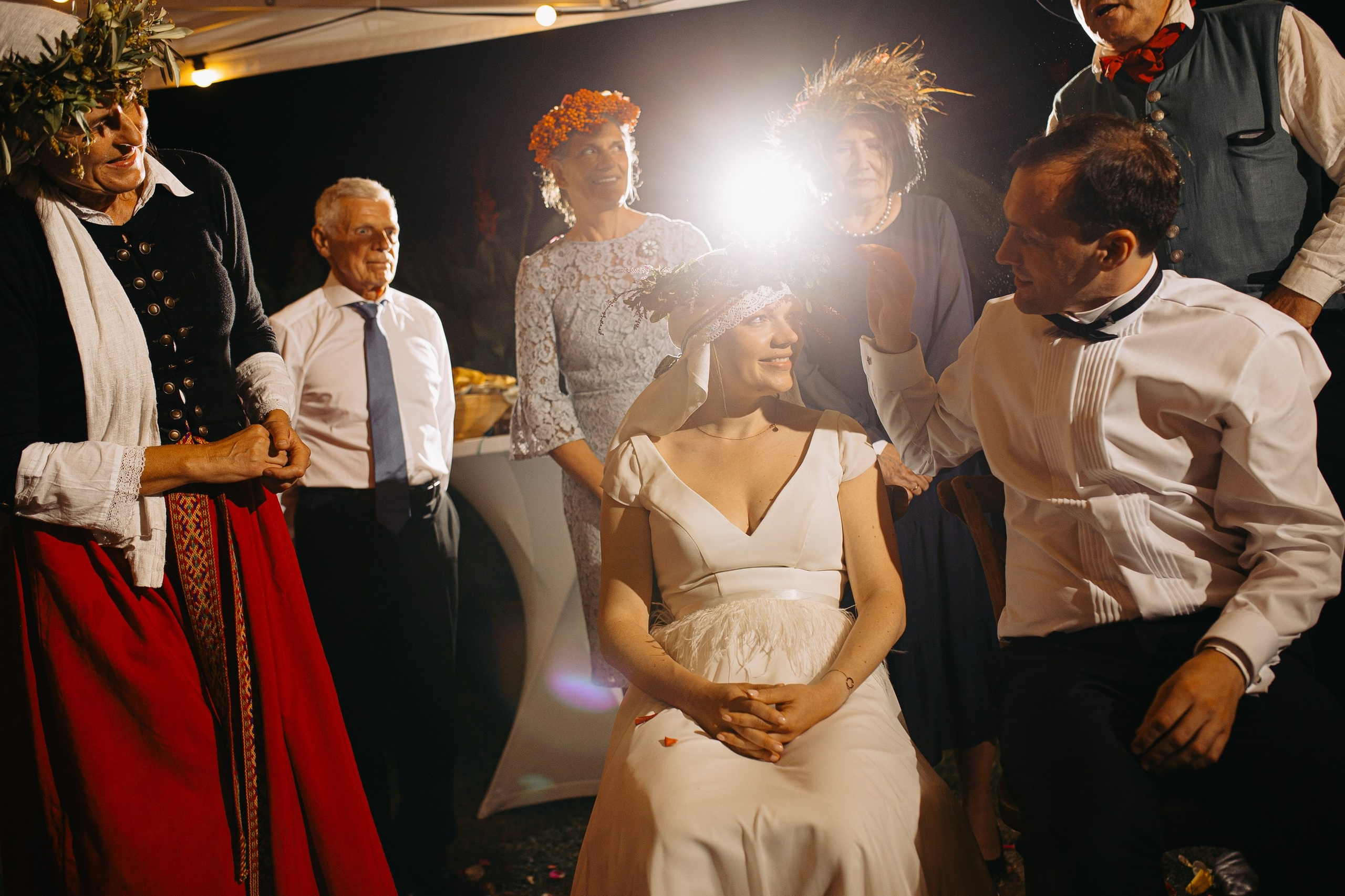 DIEVS SIRDĪ UN VĒJŠ MATOS