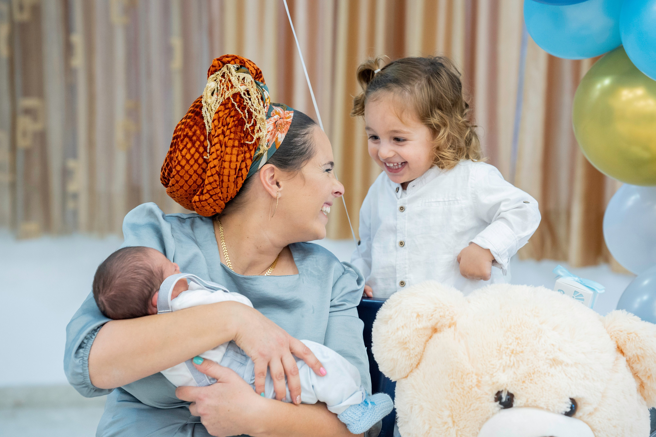 הברית של יוסף וחנה. יוסף מזרחי צילום חתונה, ברית וזוגיות. צלם מקצועי שאוהב להוציא אתכם הכי יפים ברגעים הכי מרגשים