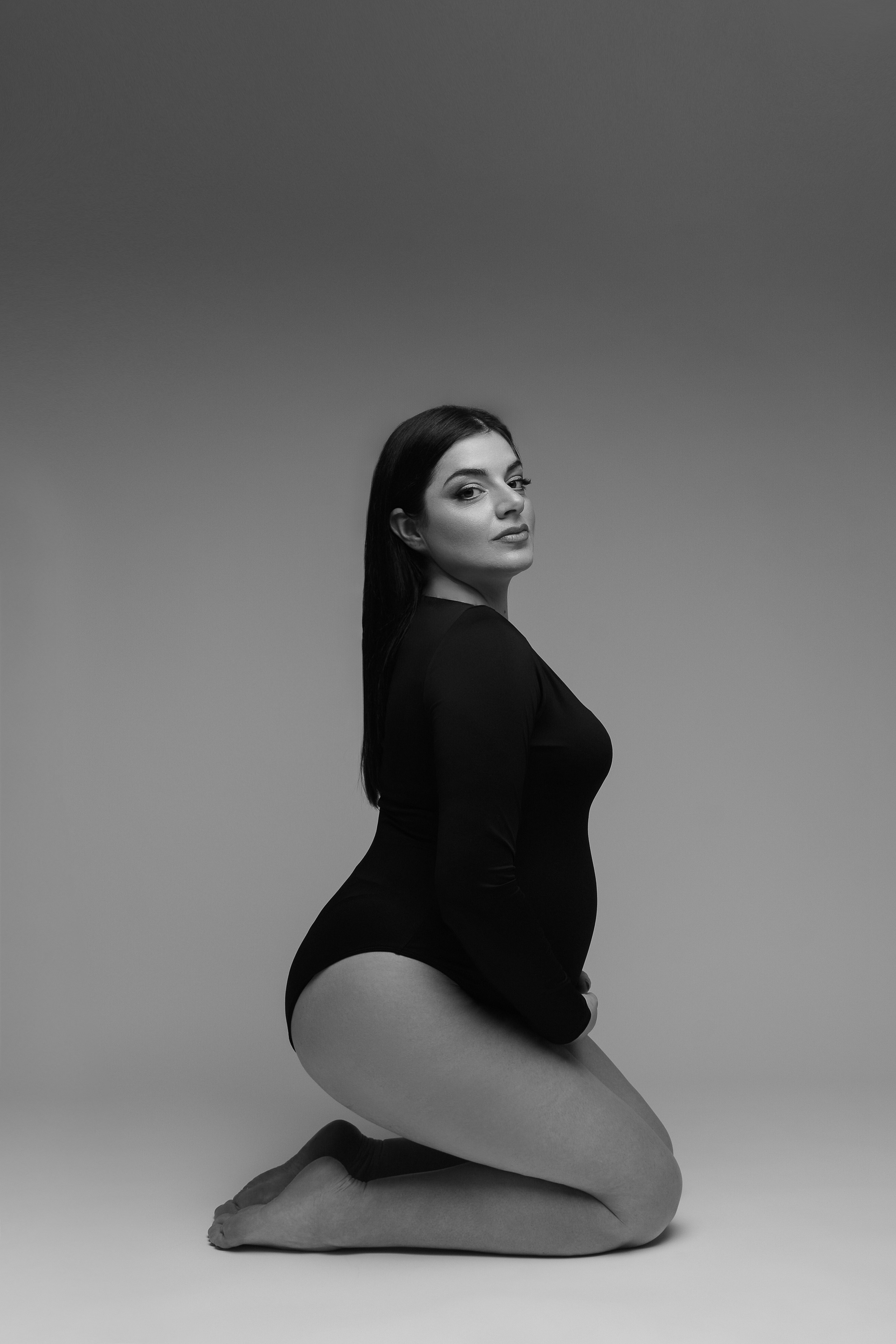 Maternity Vogue Style Photoshoot. WELCOME