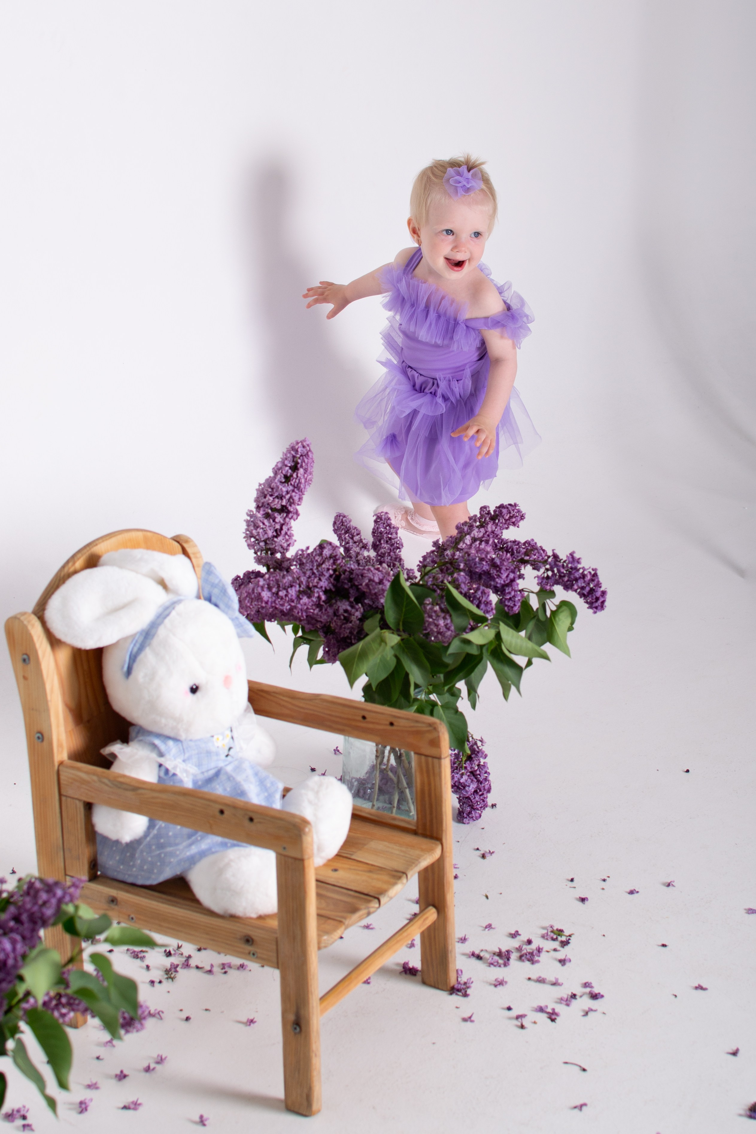 Маруся и сирень. Фотограф новорожденных в Темиртау и Караганде Любовь Жукова newborn