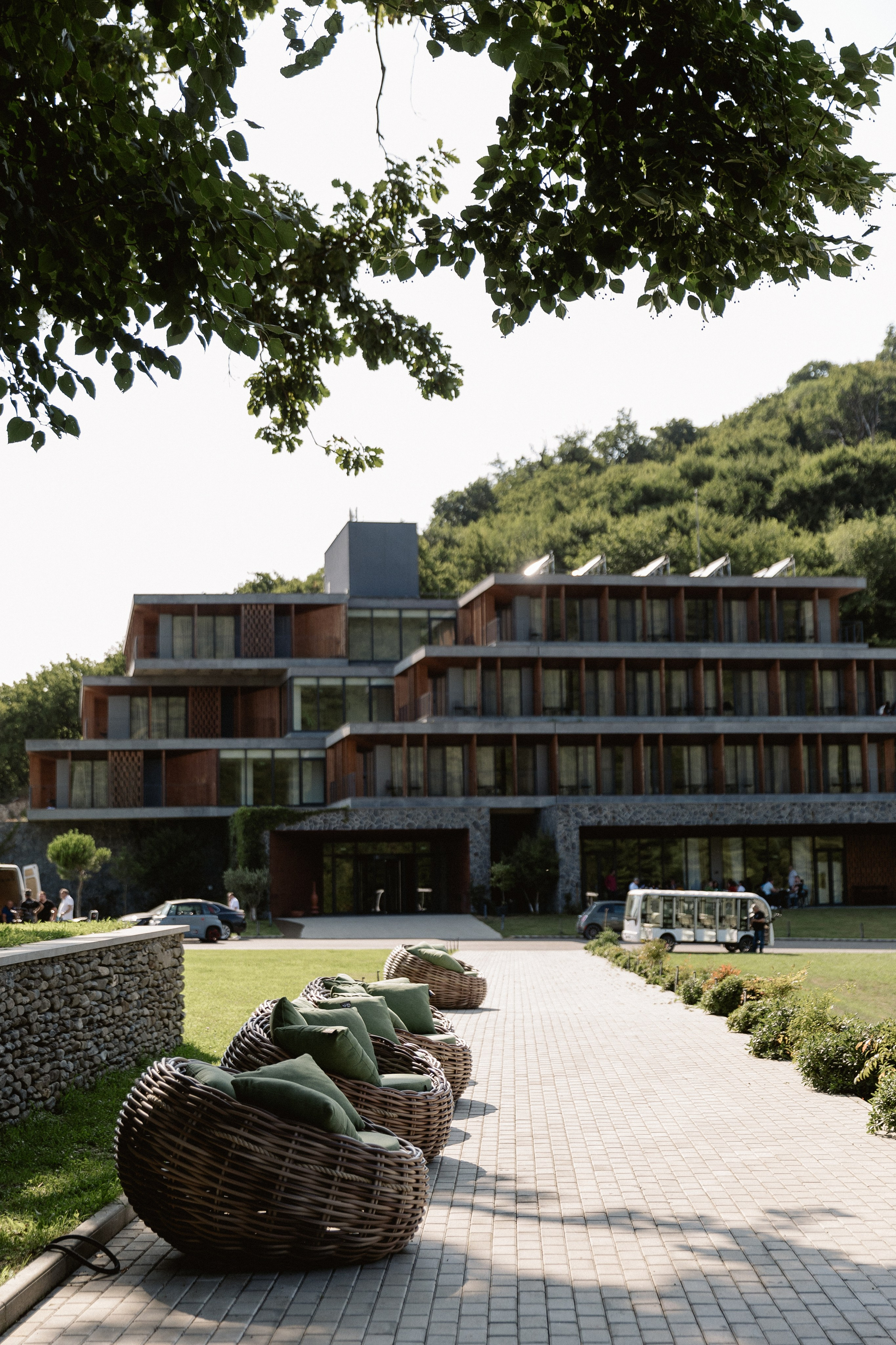 Thesakaya and Kevin. Photographer Anna Nazarenko