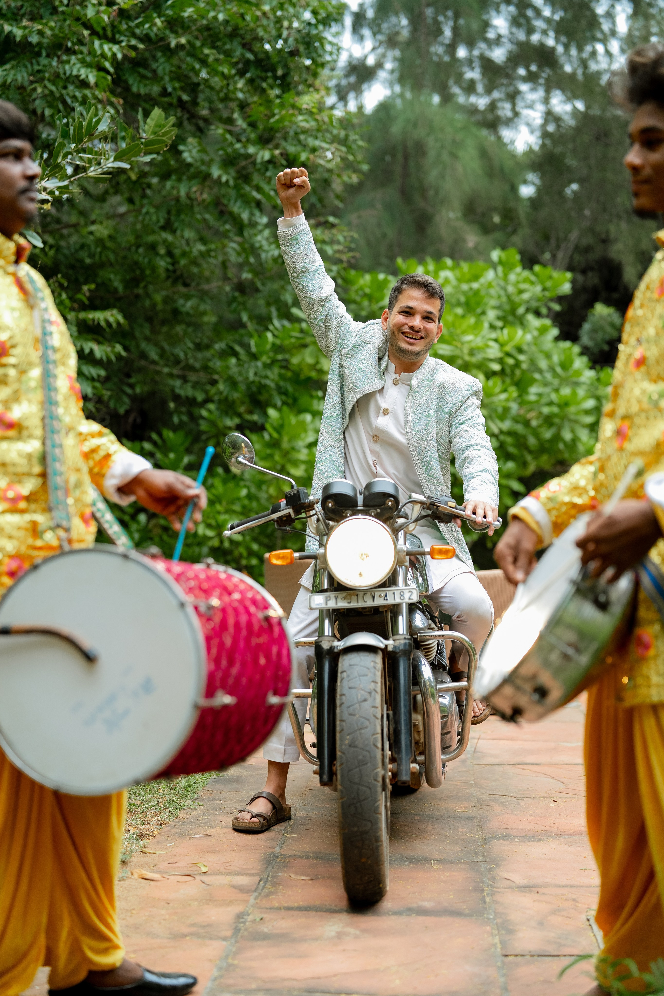 Beach Shaadi! Ft. Aishwarya & Milan. Fine art Wedding Photographers in India & Canada