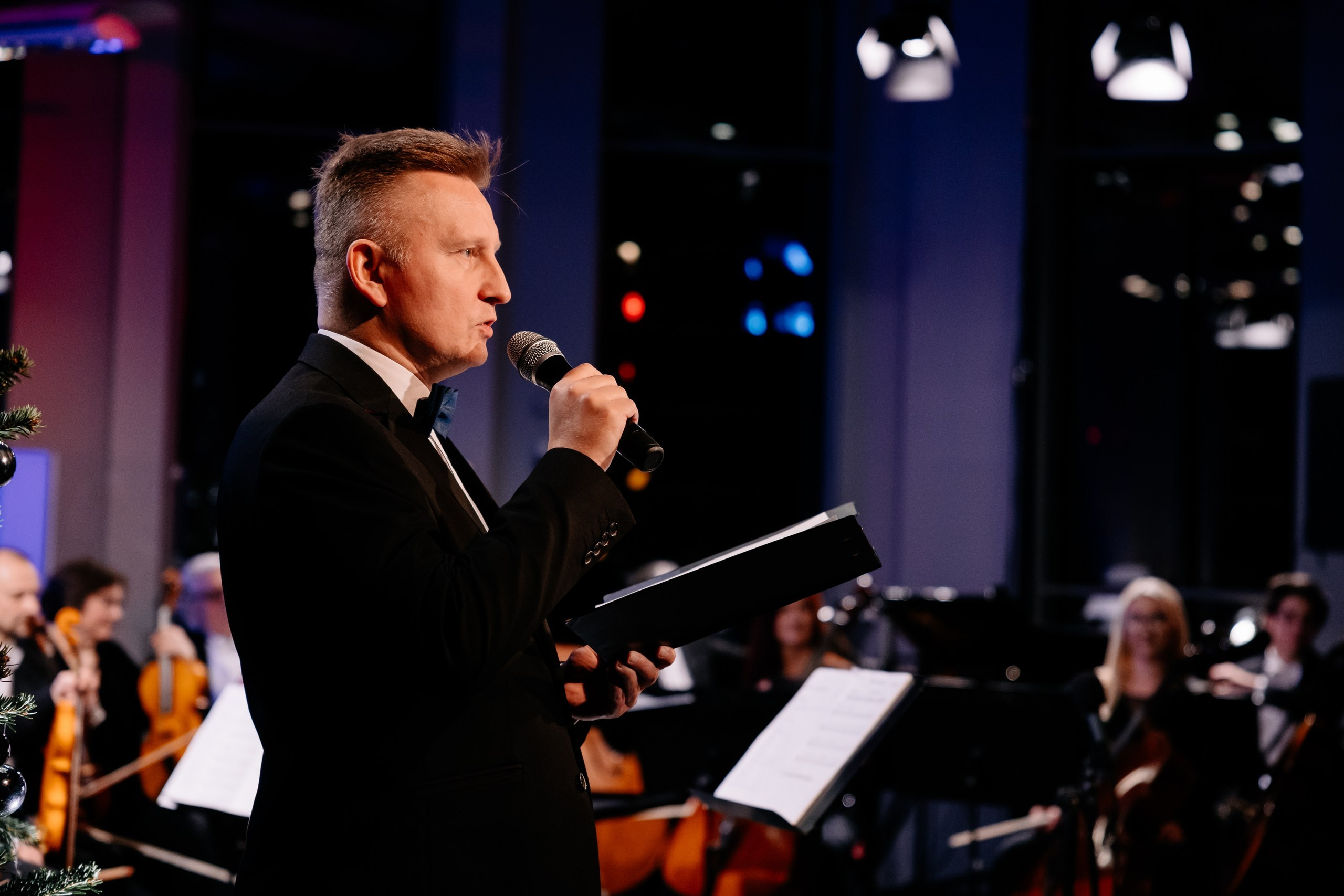 Opera Leśna. Fotograf Ślubny Warszawa - Sesje Biznesowe Rodzinne Eventy