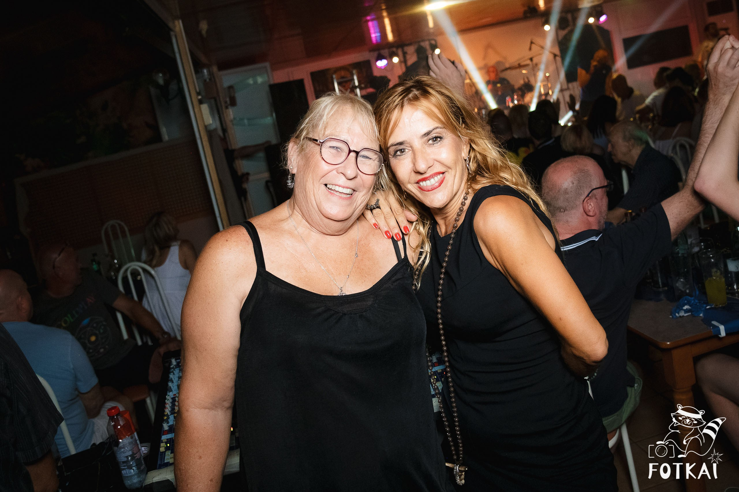 Ultimate Coldplay en Restaurante Los Cucalos: Reportaje fotográfico 17.09.25 | FOTKAI