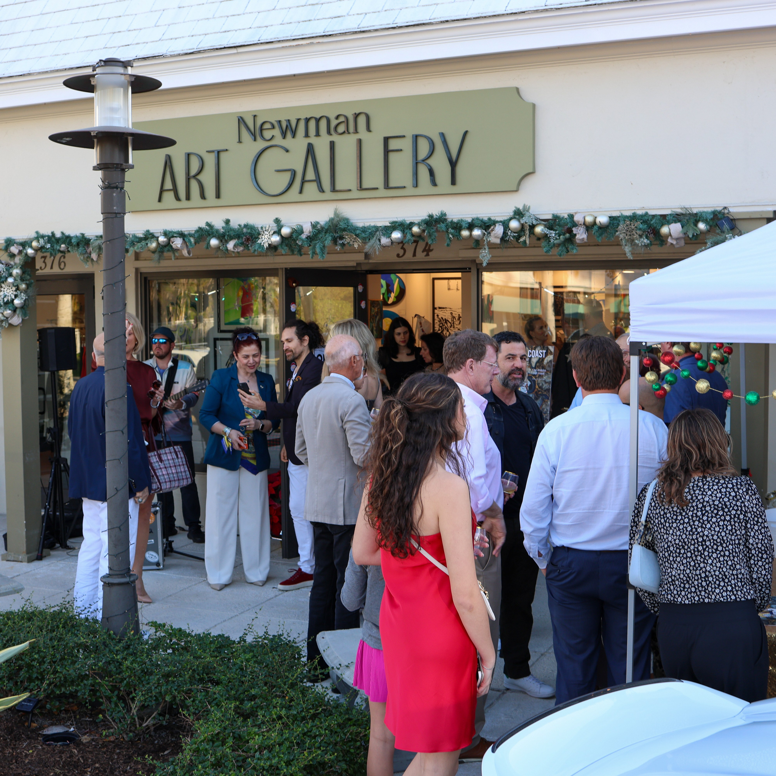 Paradise Coast Lifestyle Magazine. Out and About 239