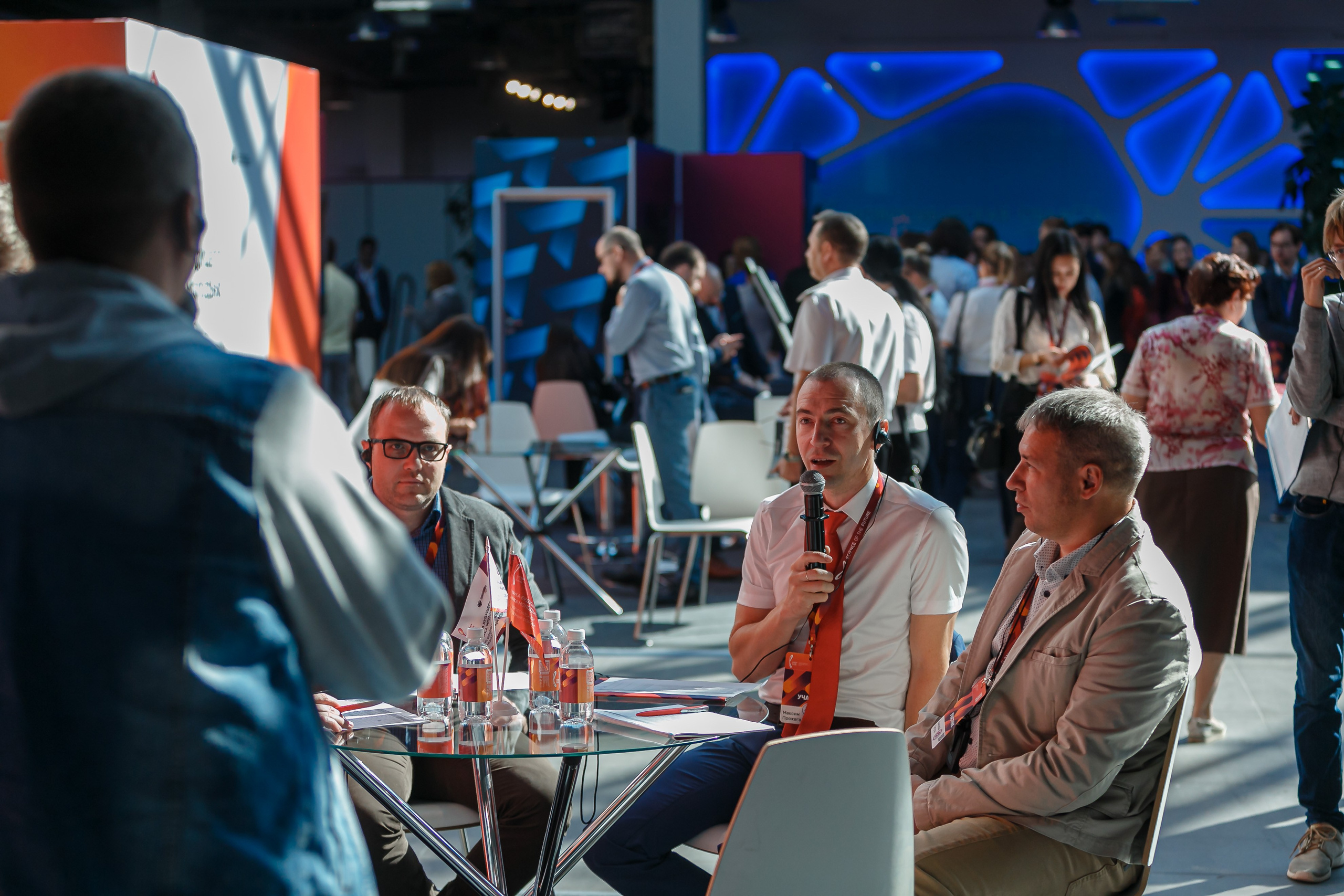 Foro Internacional de Desarrollo Tecnológico. Fotógrafo de retrato, familia y reportajes en Valencia | España | Europa Vitalii Lumier