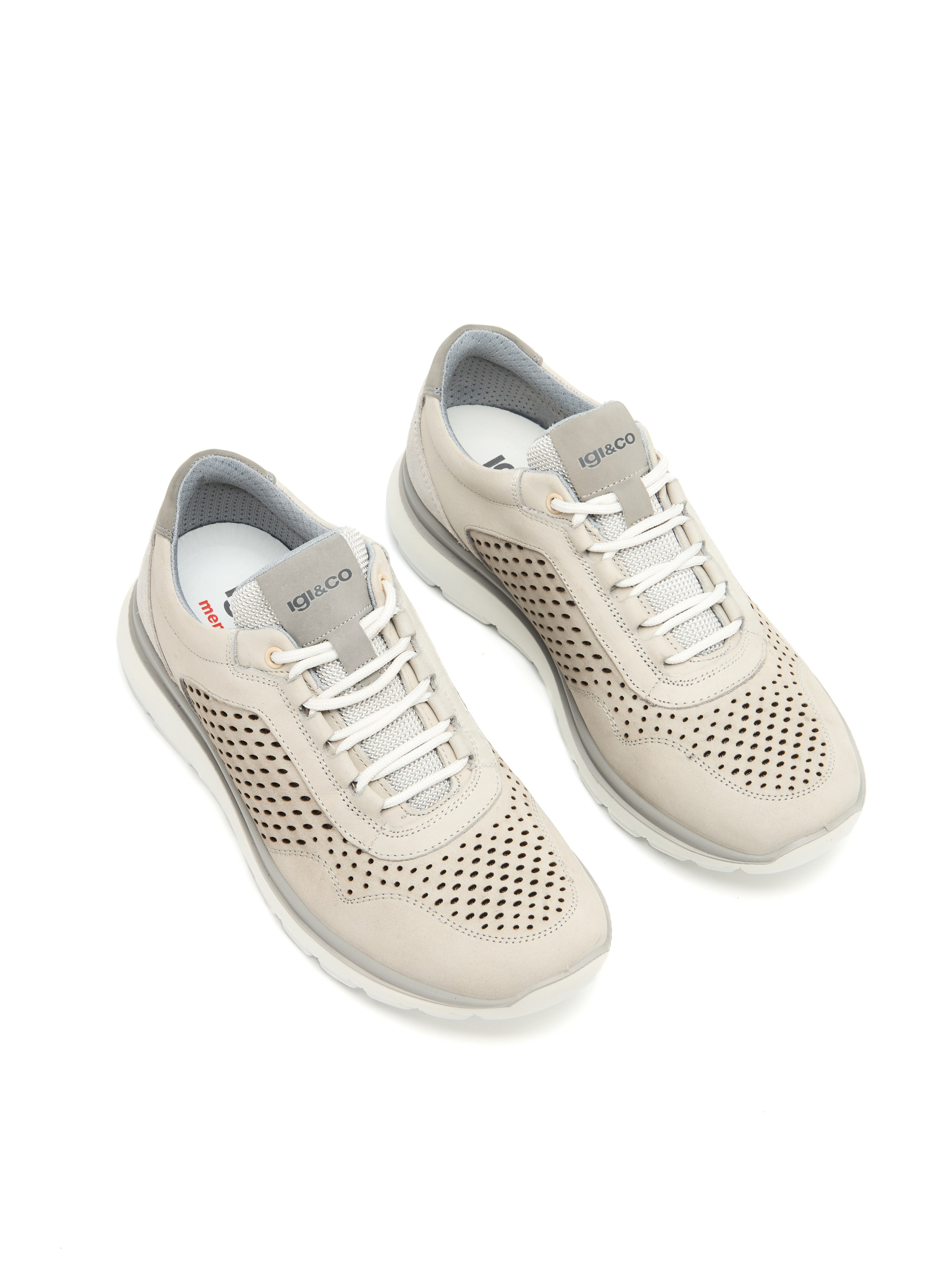 Обувь. Предметная фотосъемка в Алматы. Студия фото и видео съемки товаров