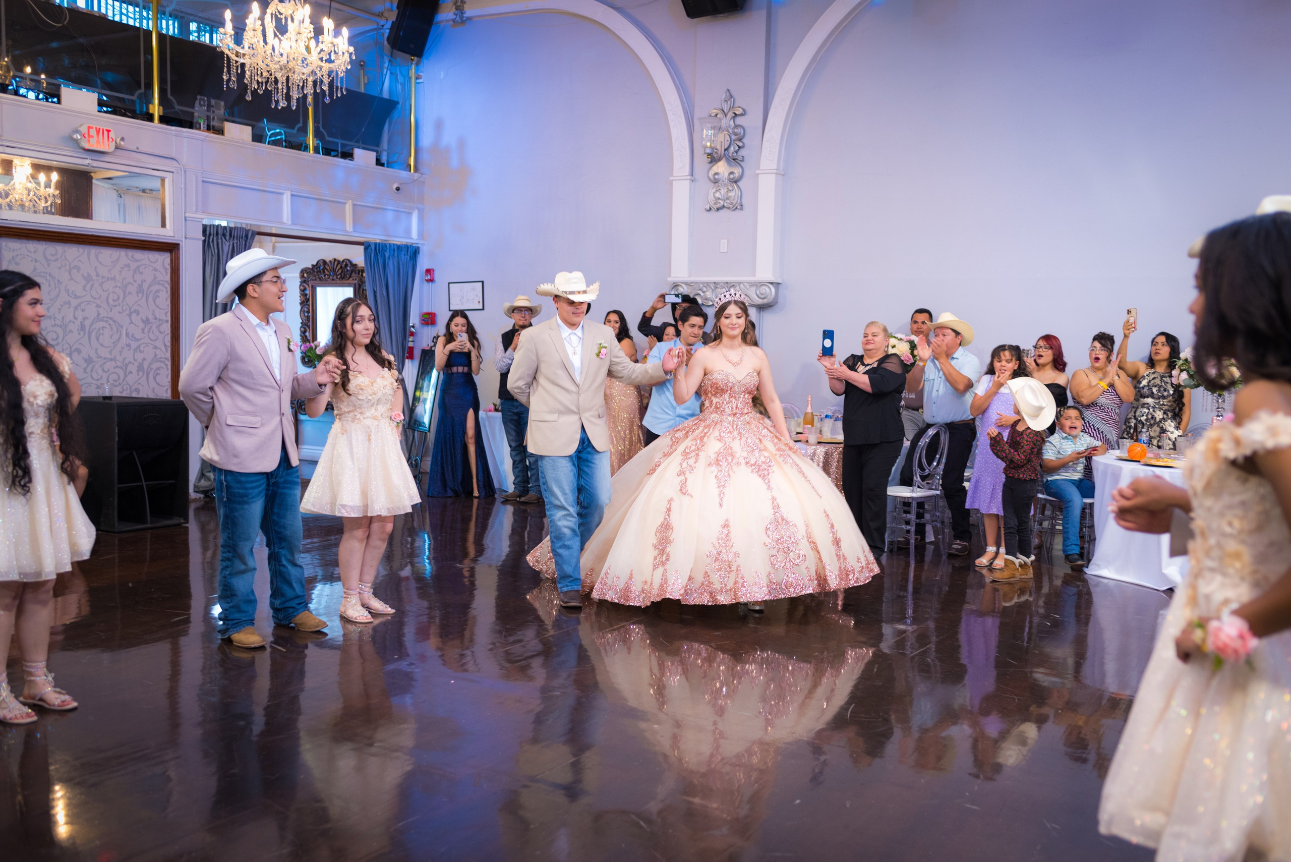 Colección: Nataly Mis Quince años