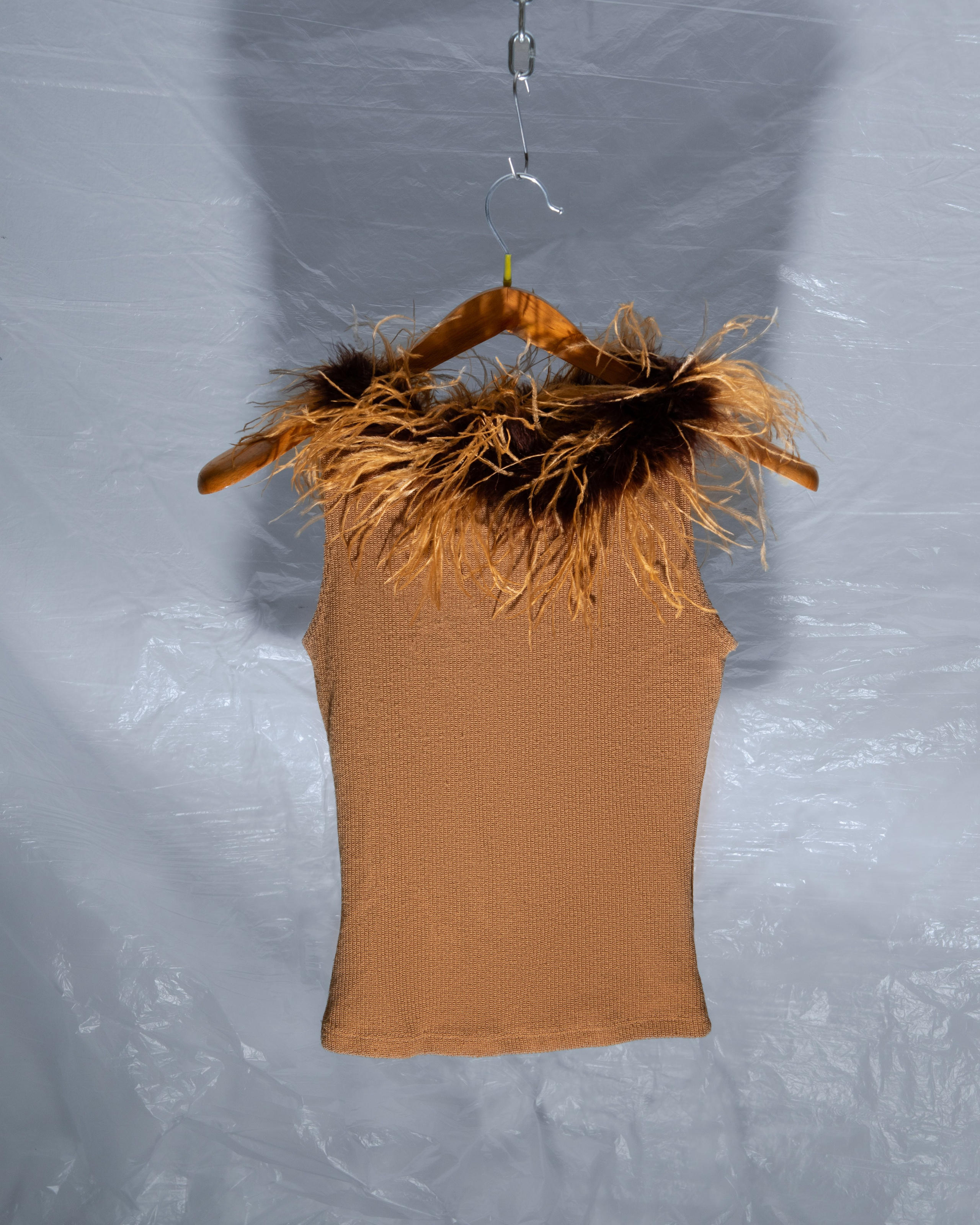 Top / T-shirt / Camicie. Aura Studio / co-design space