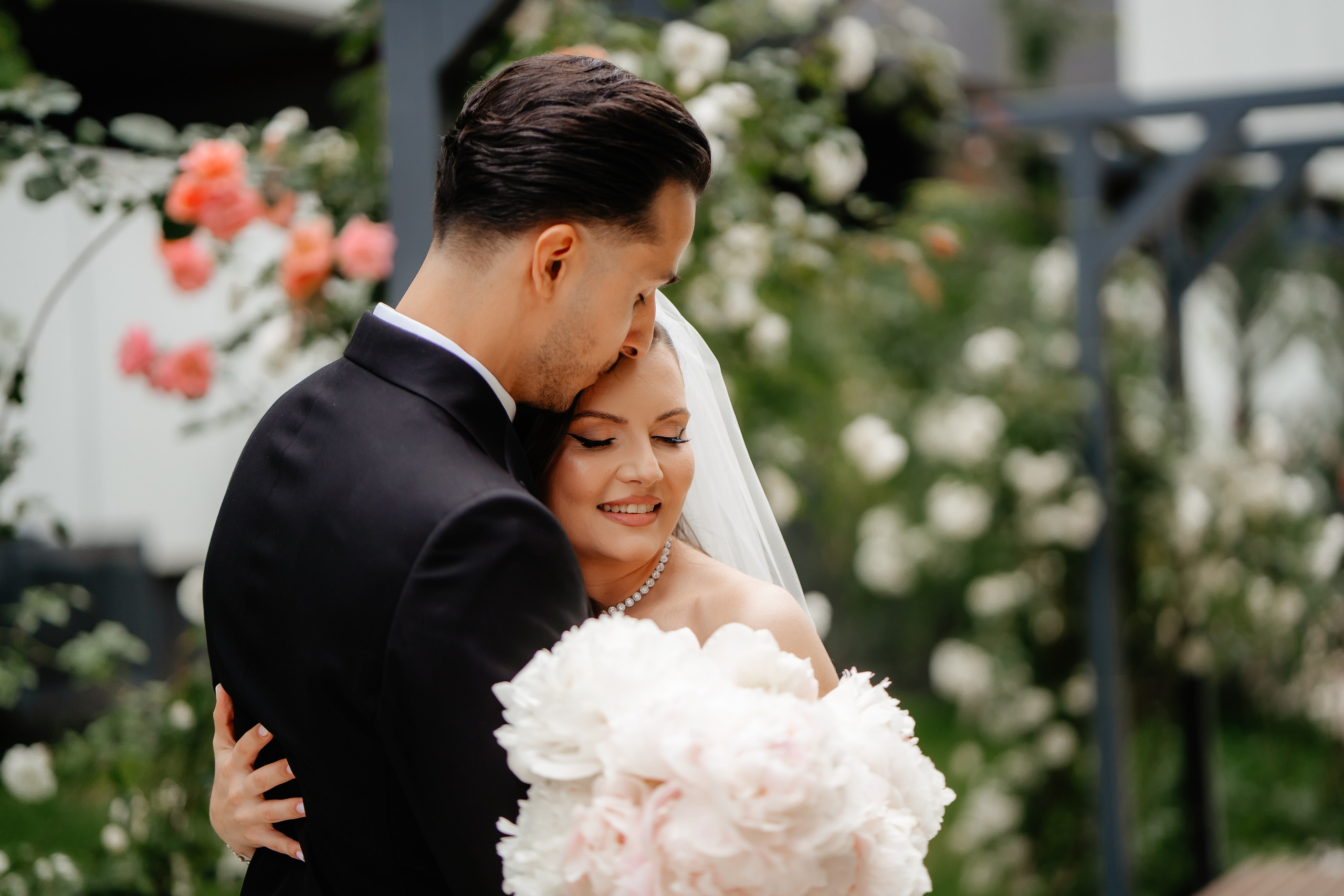 Nunta Ana si Andrei — Love story de Mai. Fotografi de nunta in Bucuresti, Iulia si Stefan Ovidiu