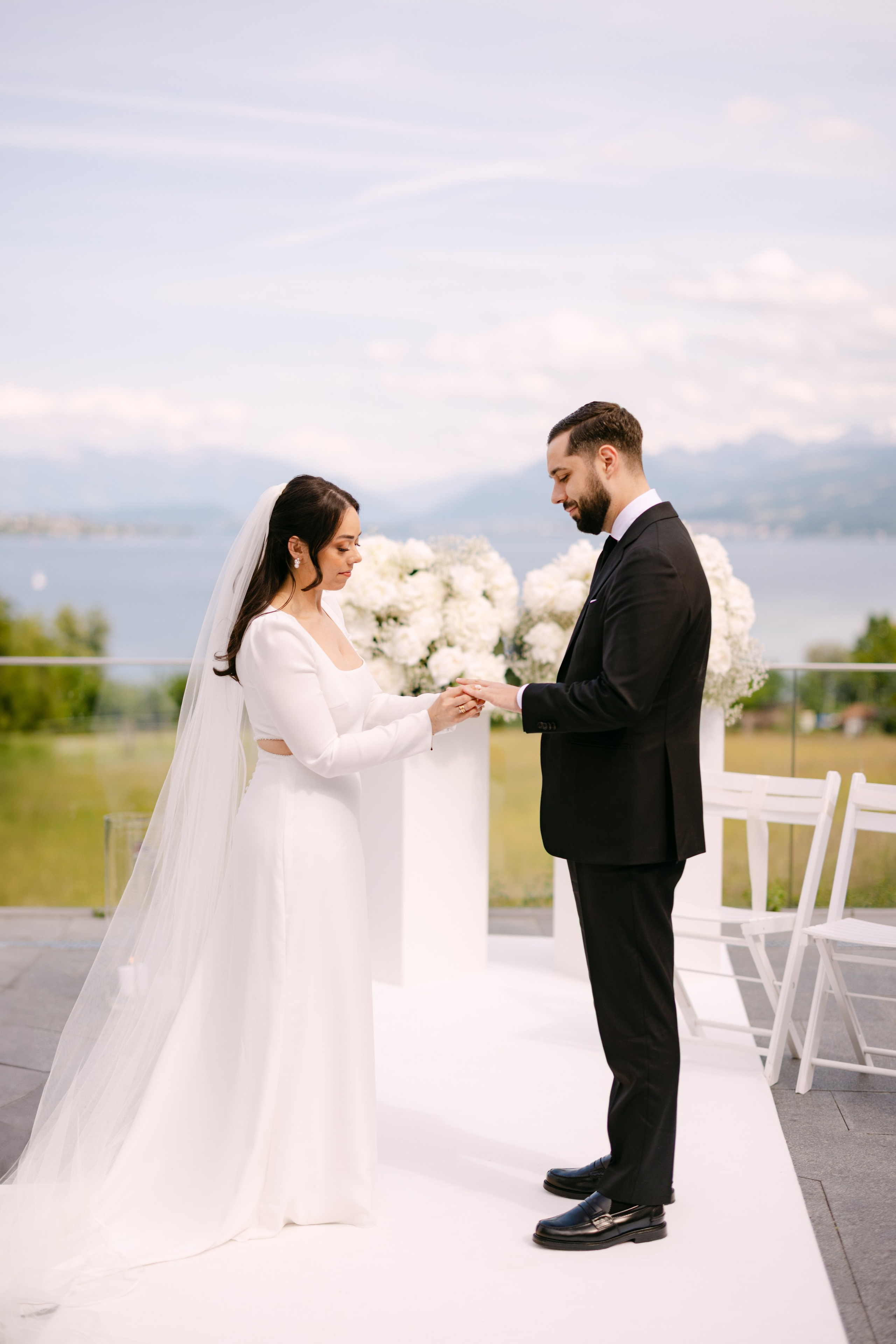 Unvergessliche Hochzeit am Zürichsee: Landgasthof Halbinsel Au. Familien- & Hochzeitsfotografin Schweiz. Valeria Diaz in Zürich und Umgebung