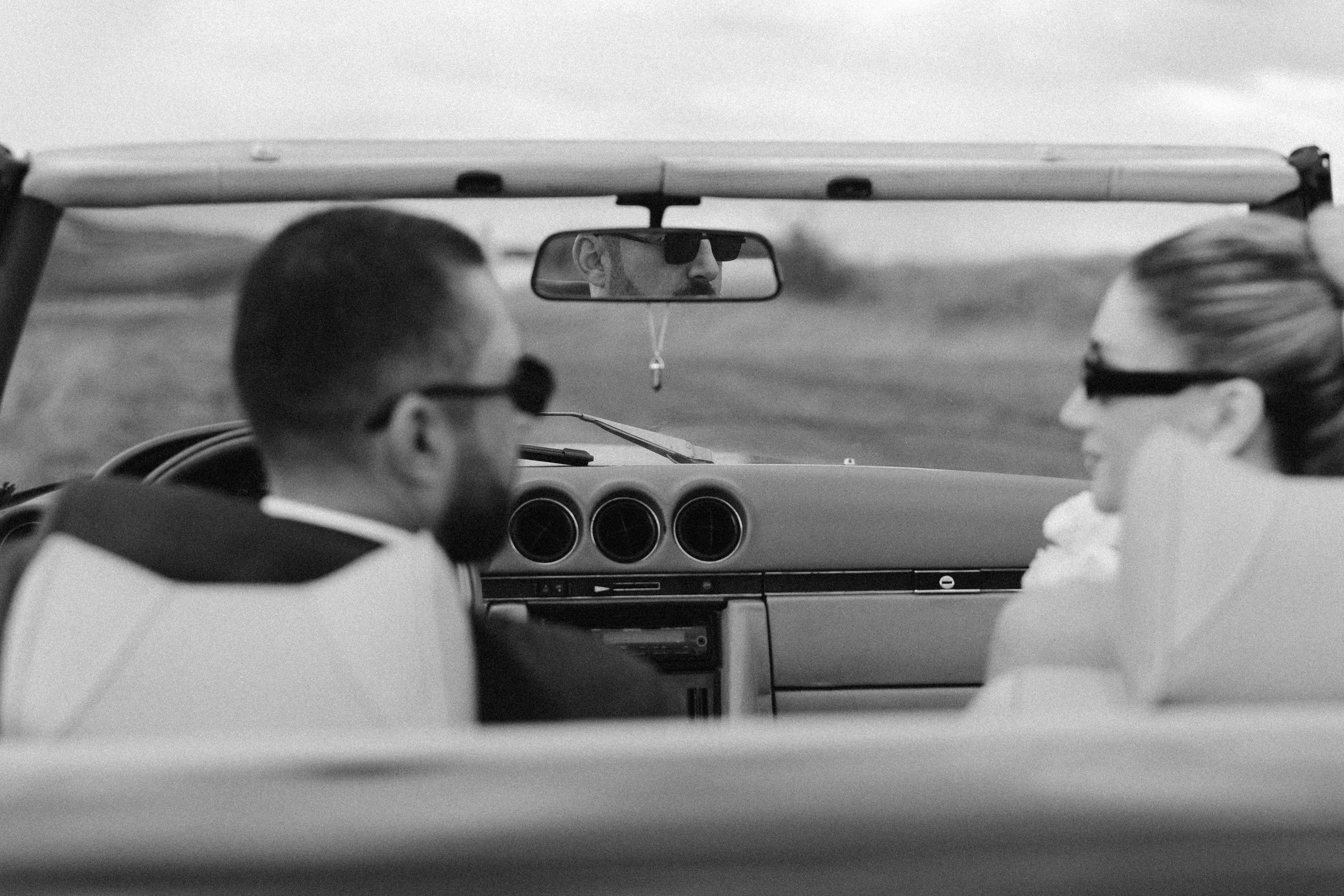 Wedding day with retro car. Wedding photographer in Tbilisi Ioseb Mamniashvili