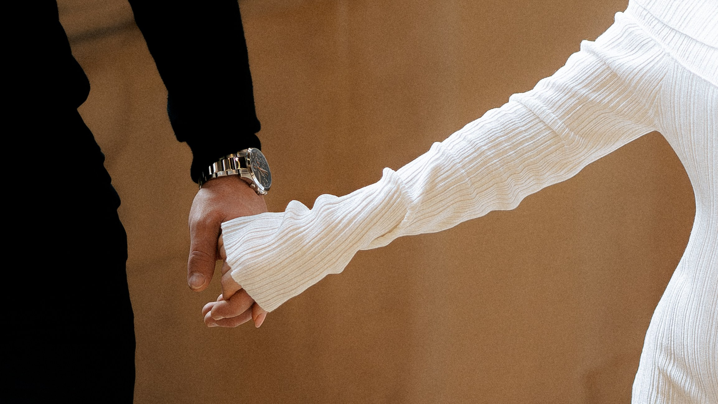 Family in the library. Family photographer Oregon — Washington