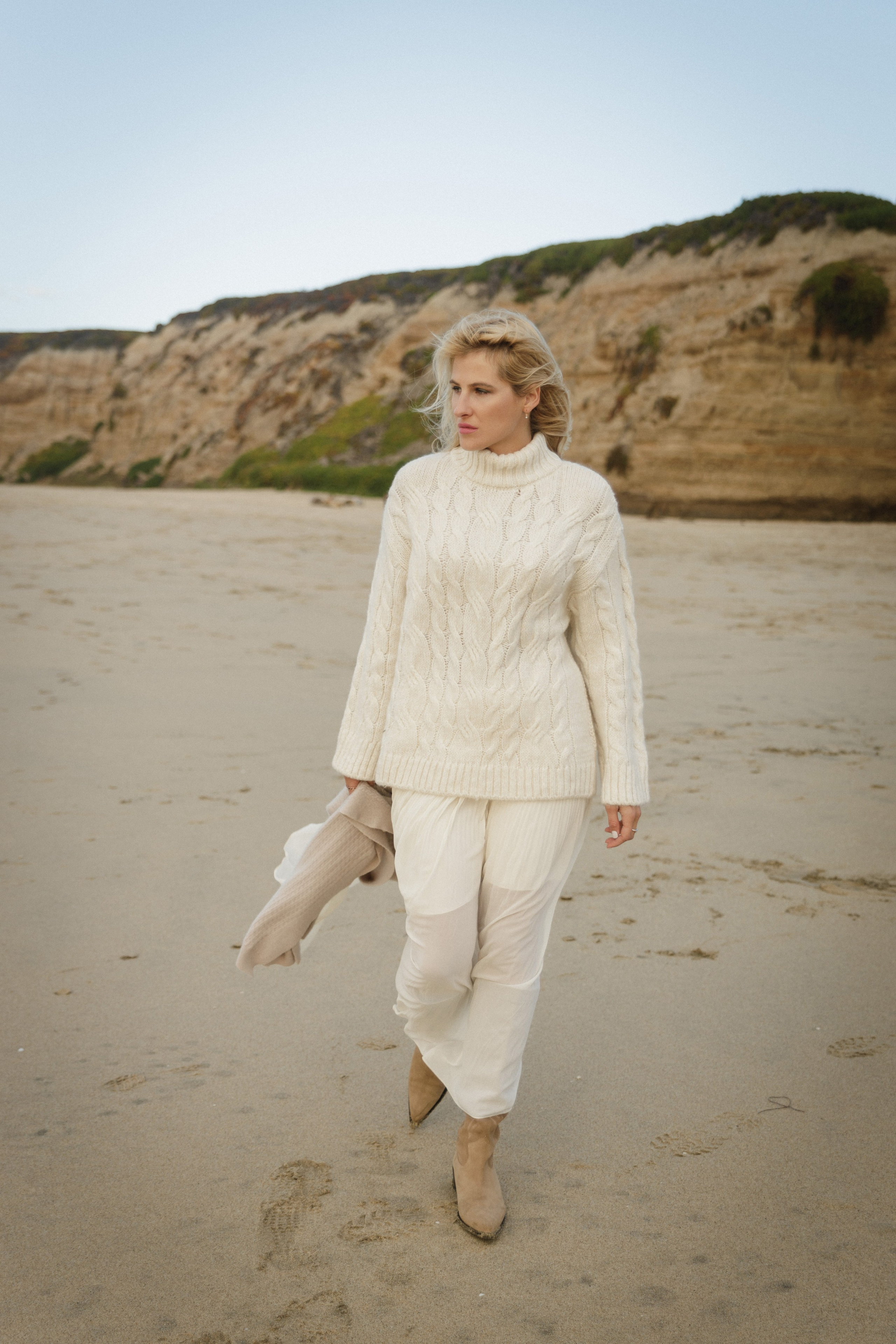 Wild Beauty on the Californian Beach. Maternity, newborn photographer in the Bay Area|Iryna Rakivnenko