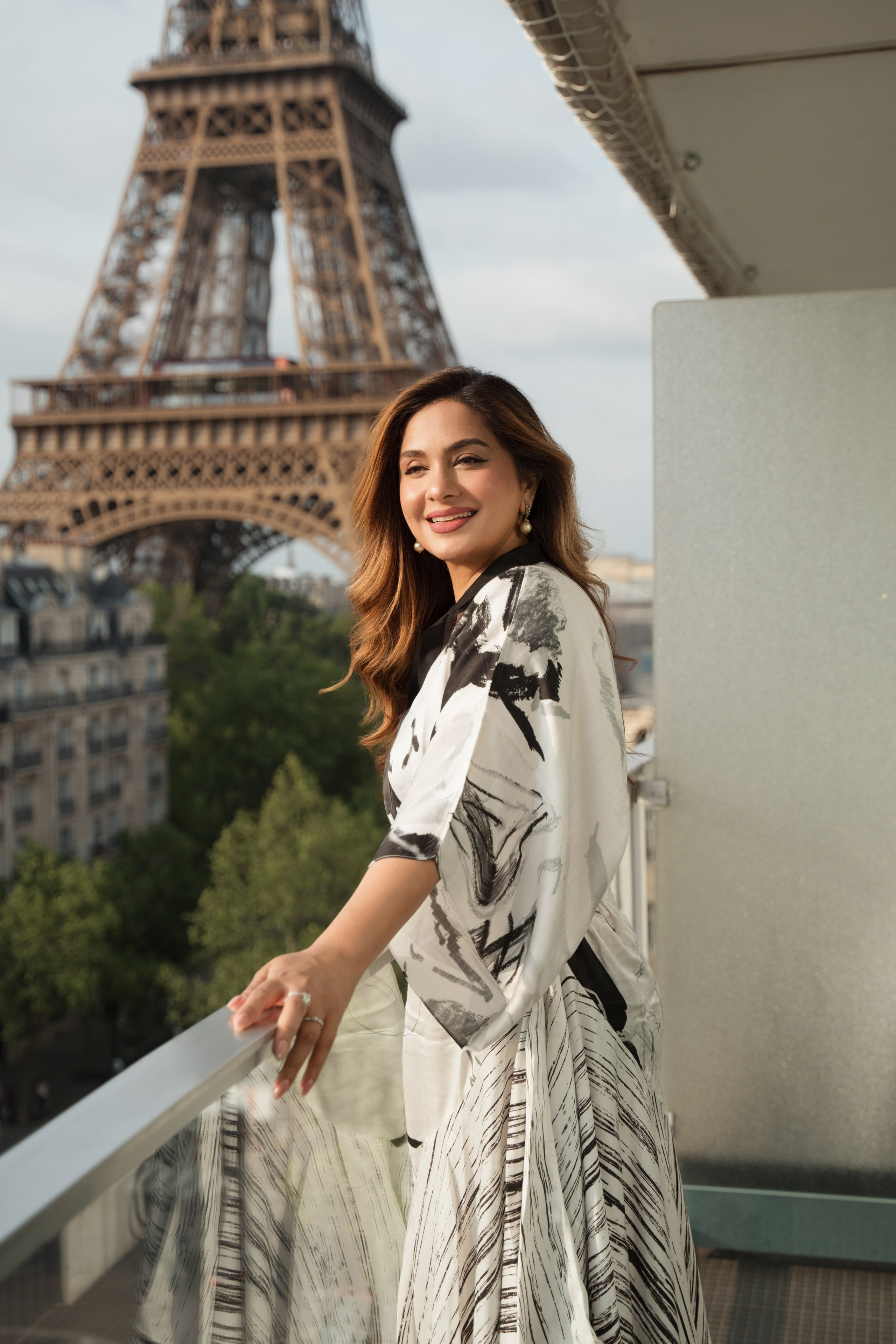 Megha (1 hour). Photographer in Paris|Solo and groups, portraits & content, couples photo-shoot in Paris at the best locations