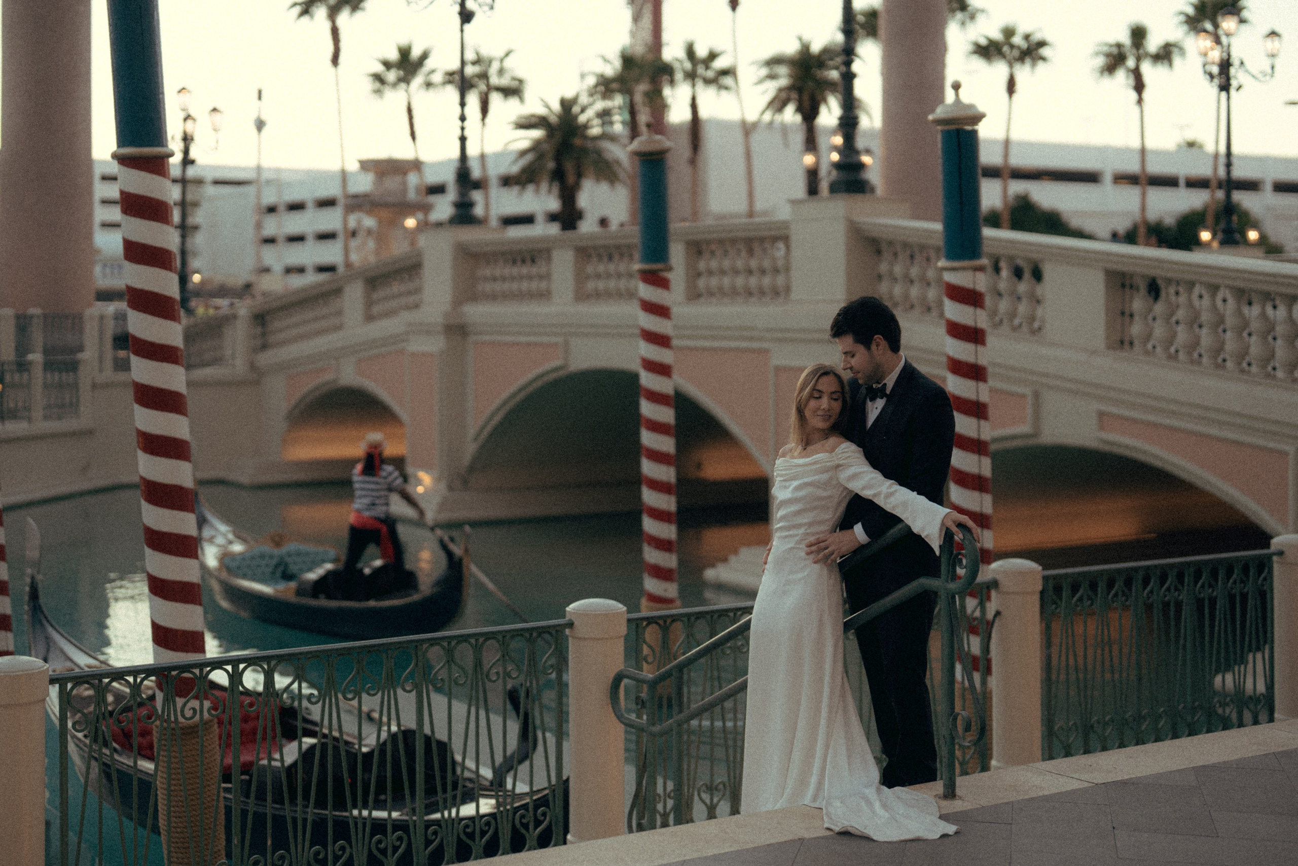 F&M. Wedding & elopement photographer Viktoriya Kravtsov. Las Vegas