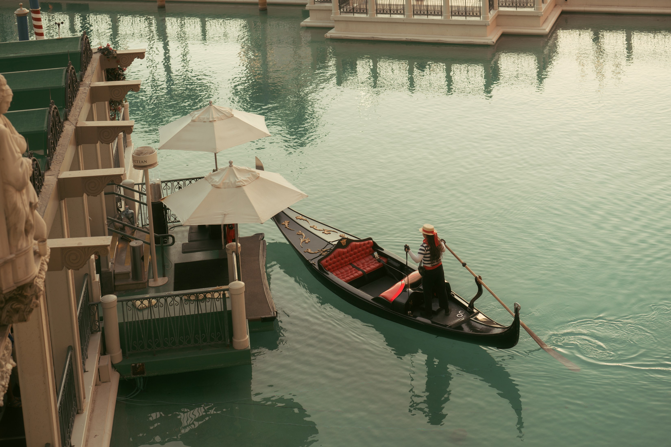 Kim&Ken. Wedding & elopement photographer Viktoriya Kravtsov. Las Vegas